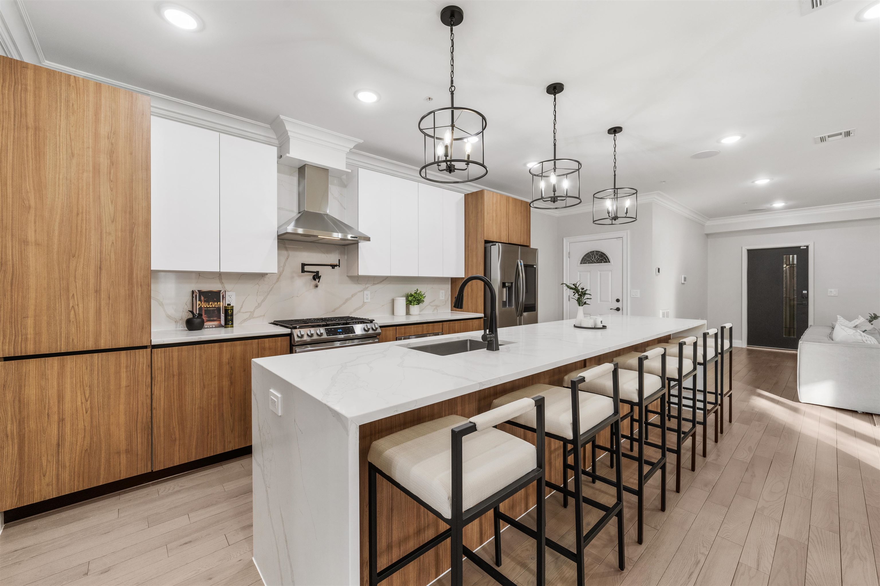 221 LIBERTY AVE Unit: 1
