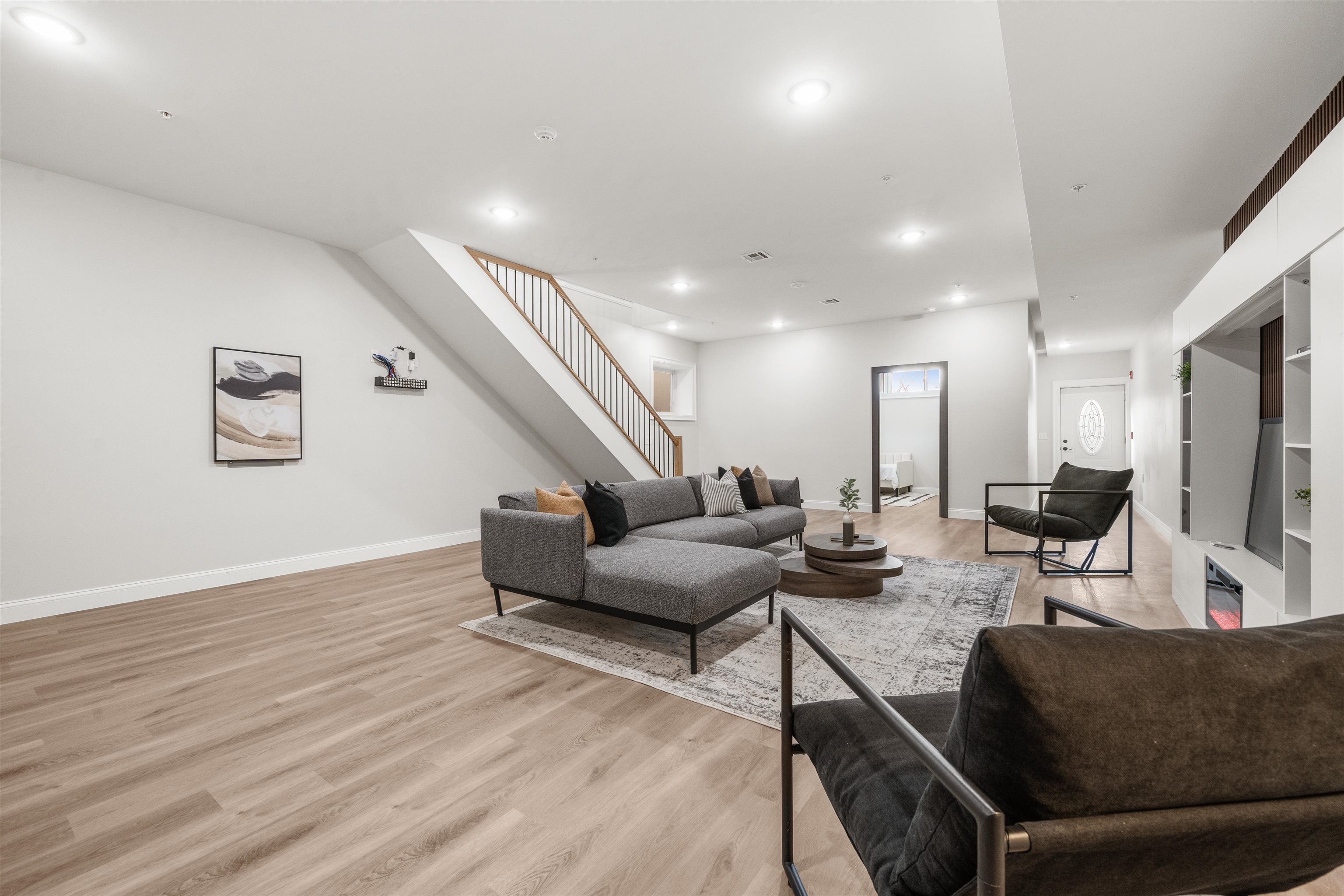 221 LIBERTY AVE Unit: 1