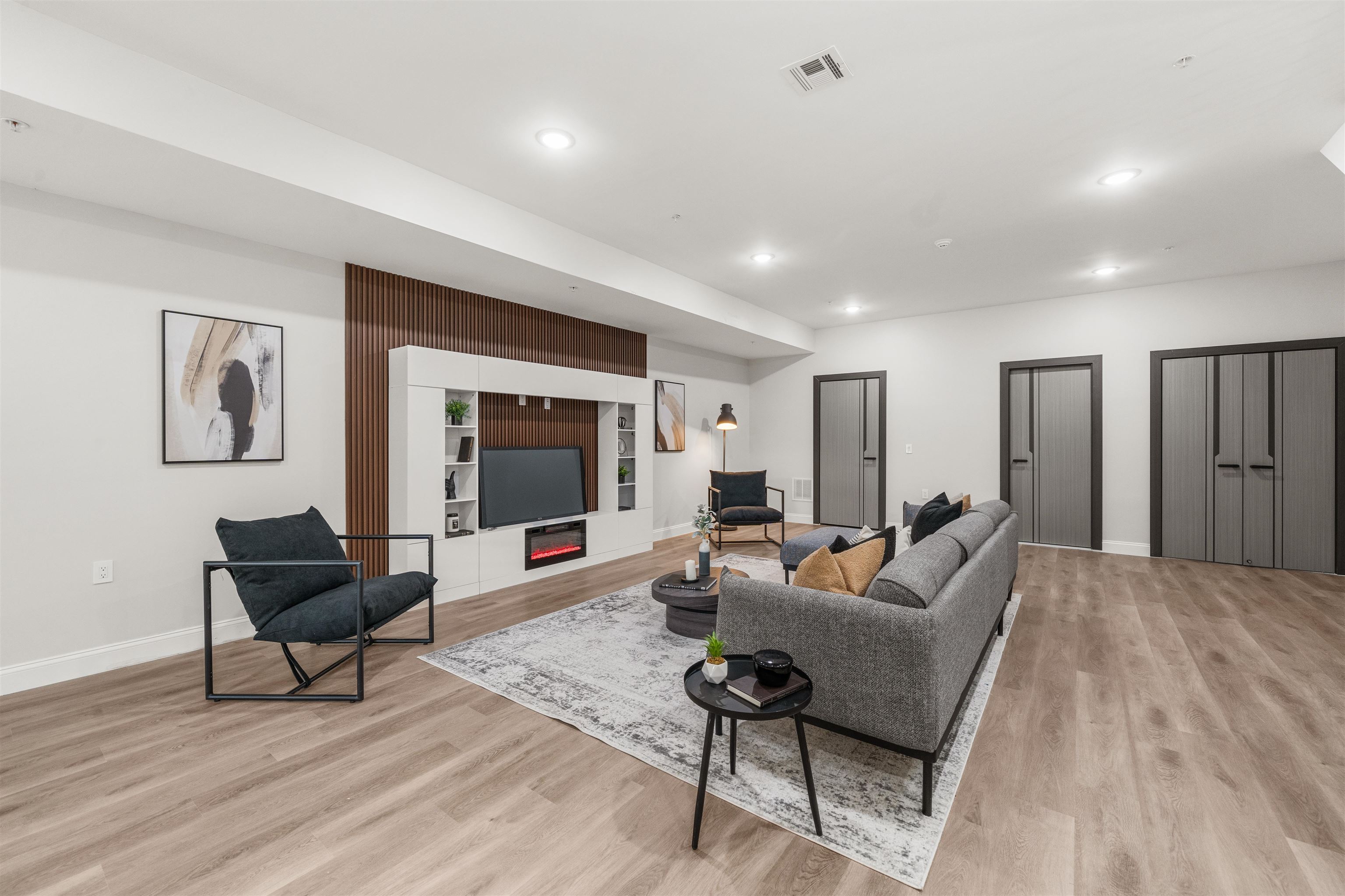 221 LIBERTY AVE Unit: 1