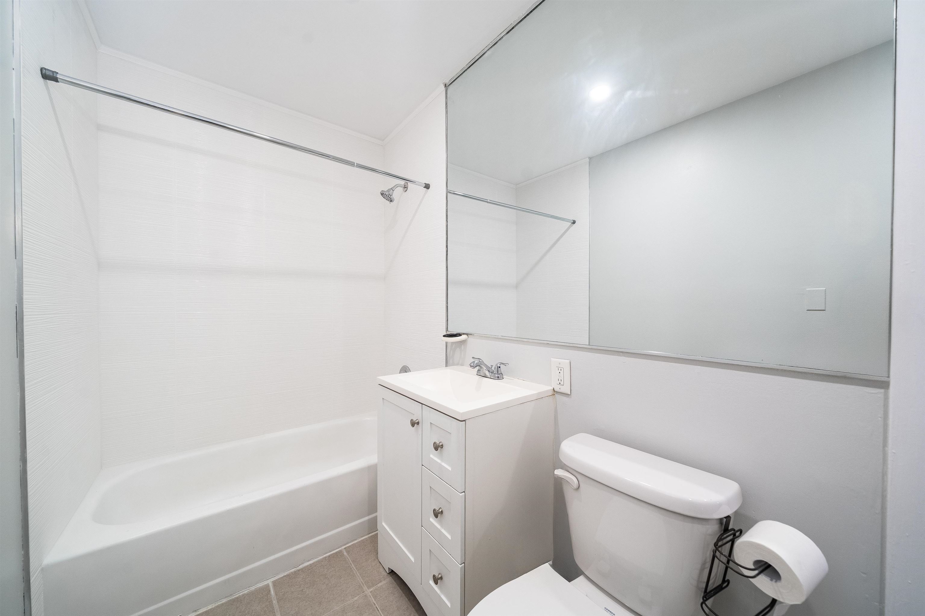 44 SHERMAN AVE Unit: C2