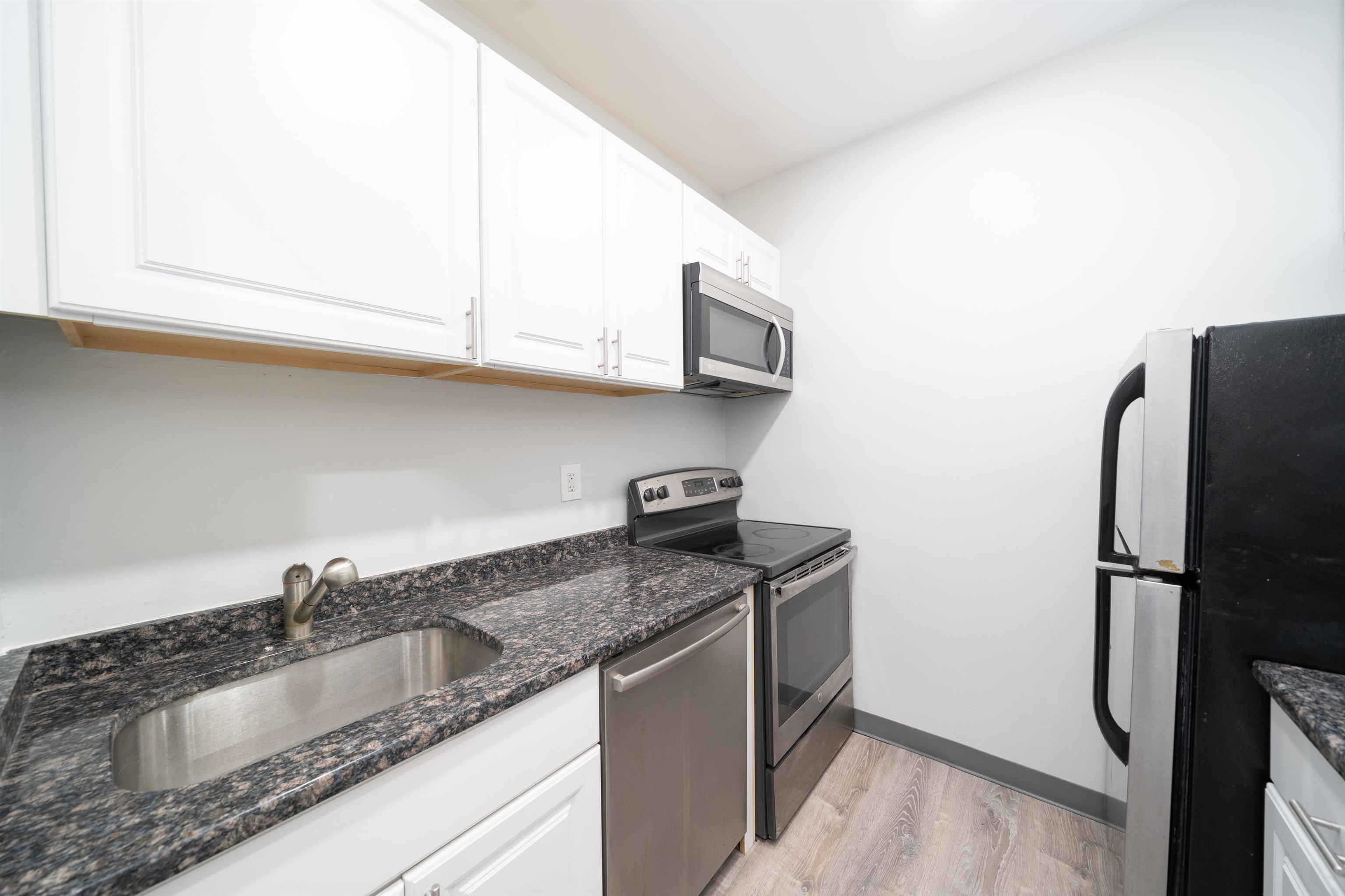 44 SHERMAN AVE Unit: C2
