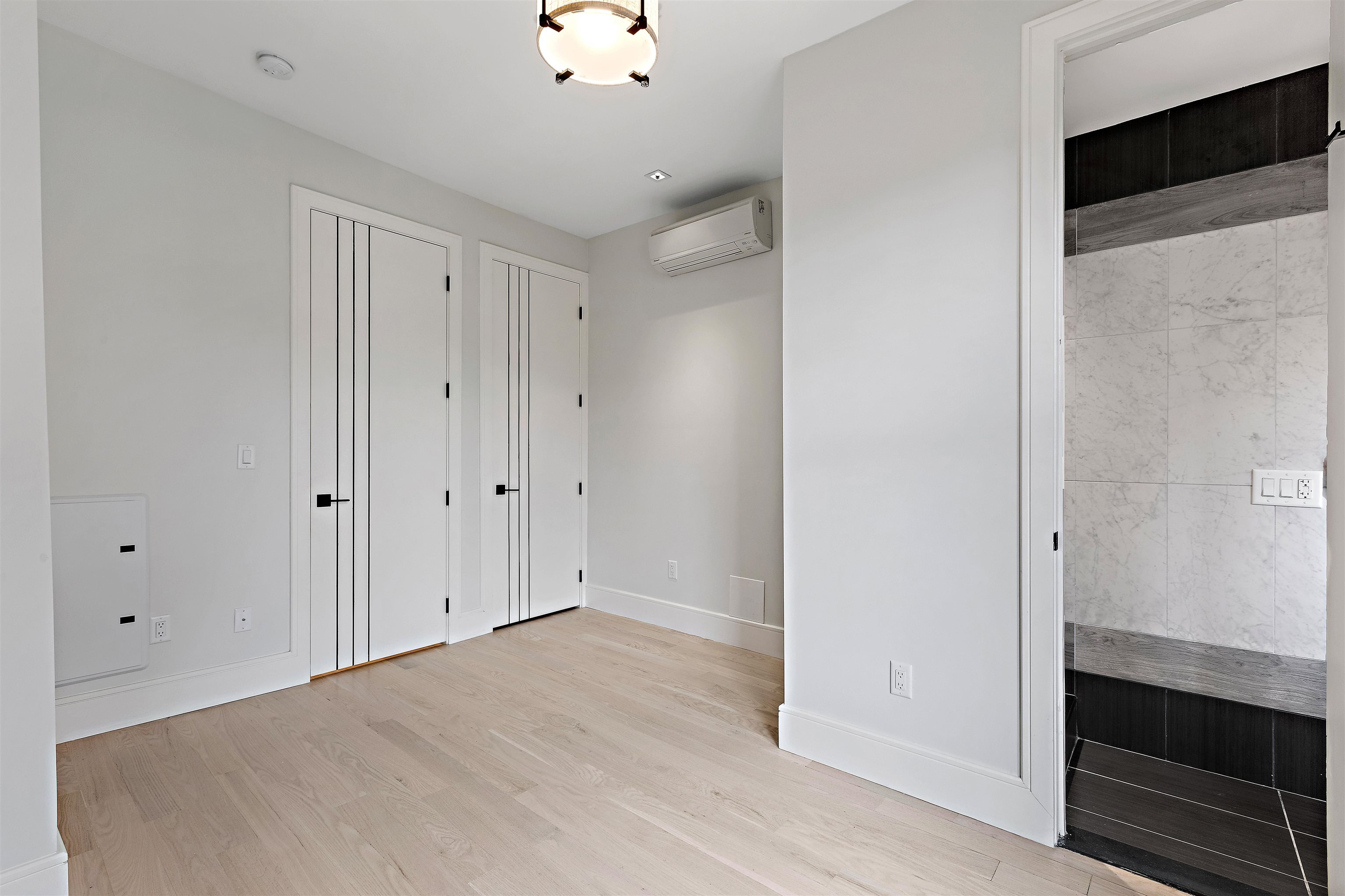 542 NEWARK AVE Unit: 3L