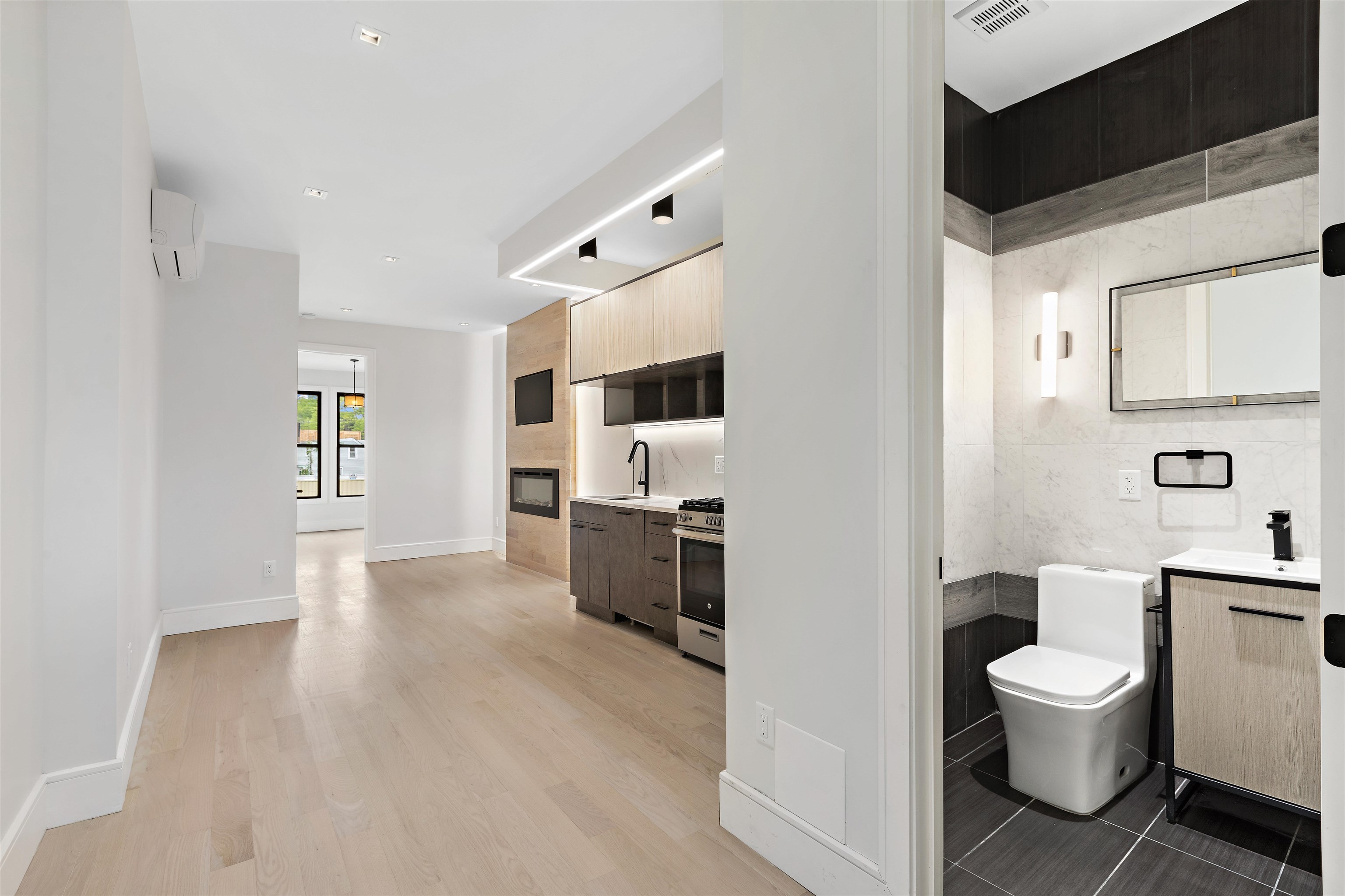 542 NEWARK AVE Unit: 3L