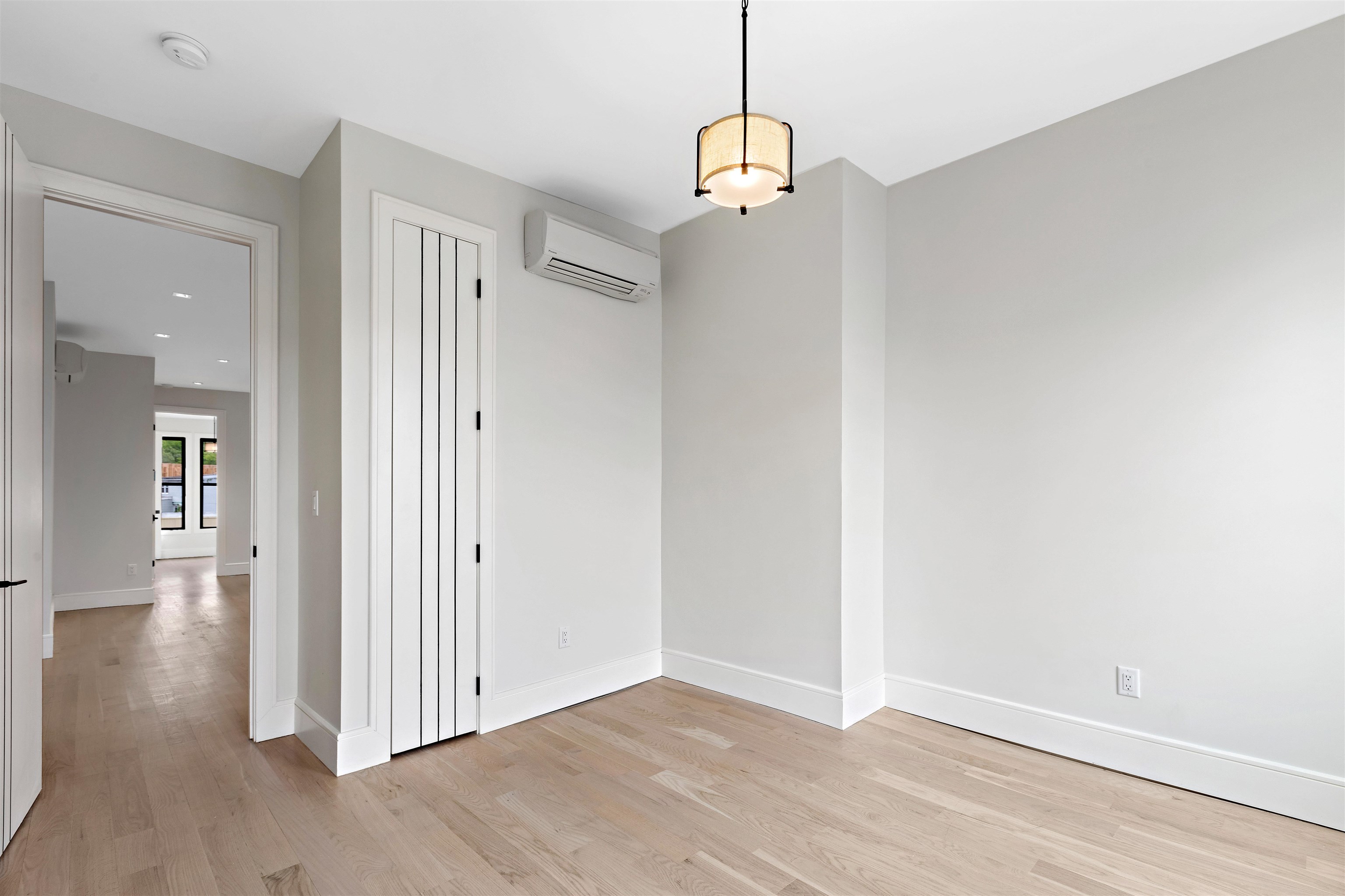 542 NEWARK AVE Unit: 3L