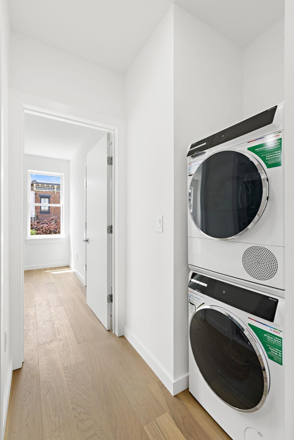 364 8TH ST Unit: 2R