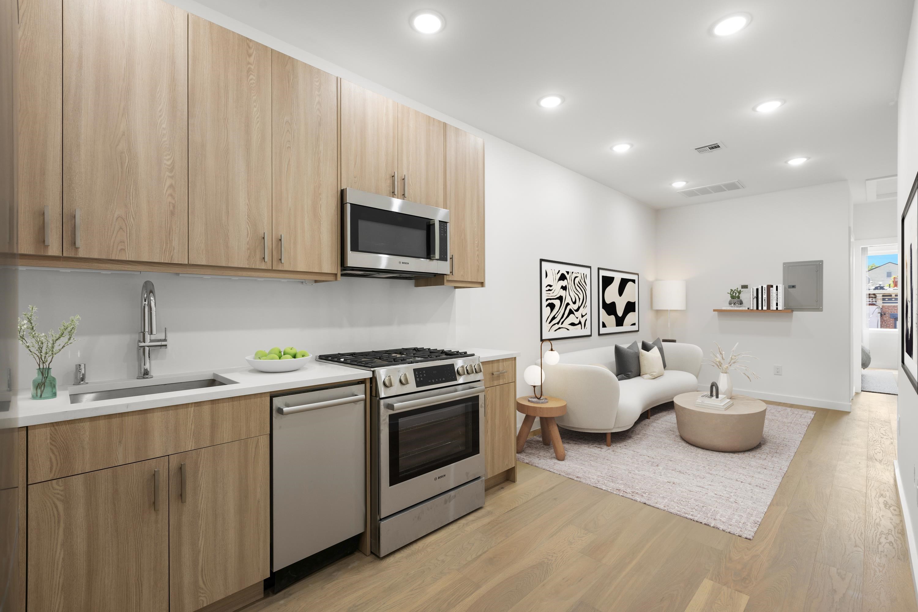 364 8TH ST Unit: 2R