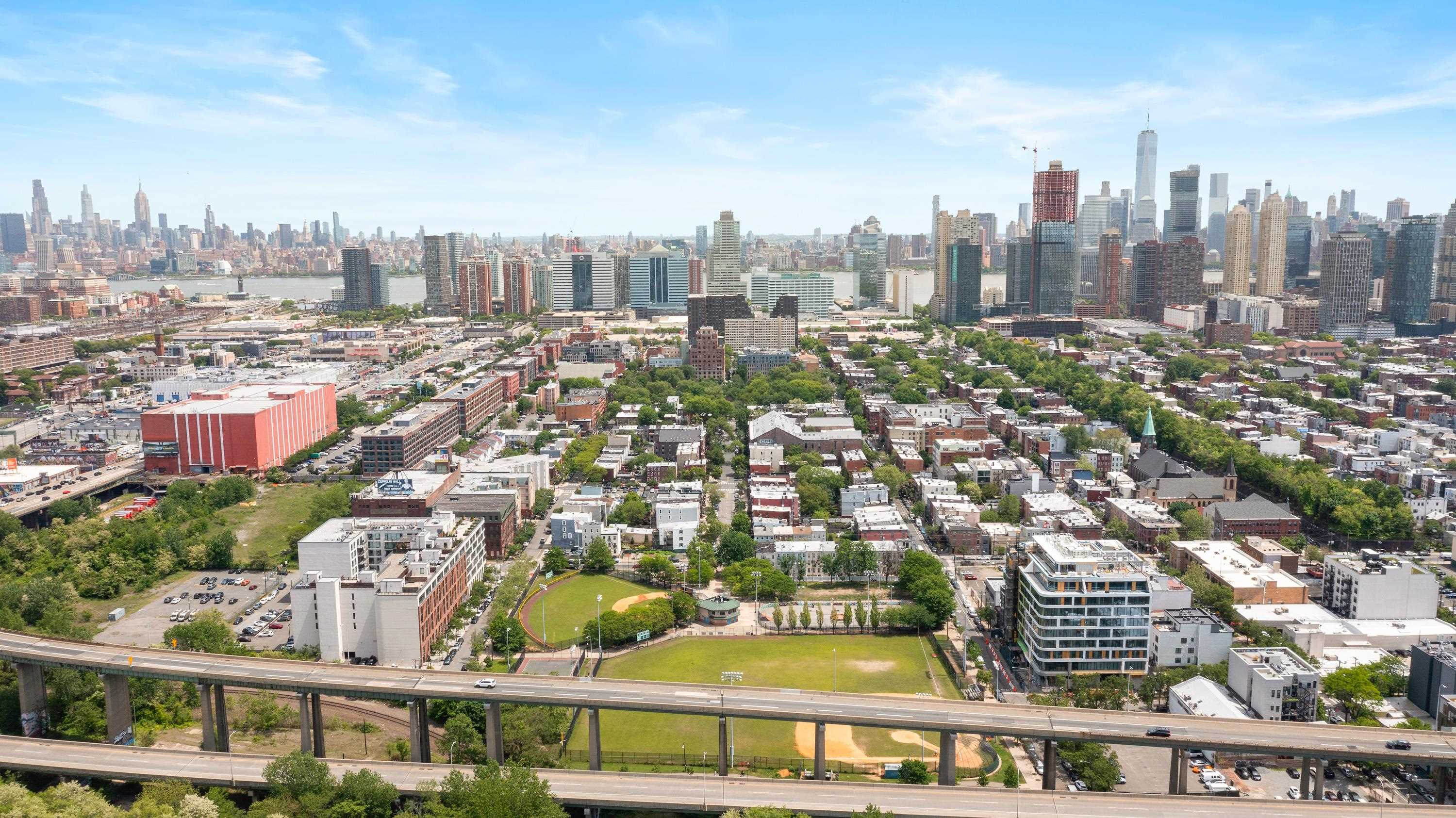 364 8TH ST Unit: 2R