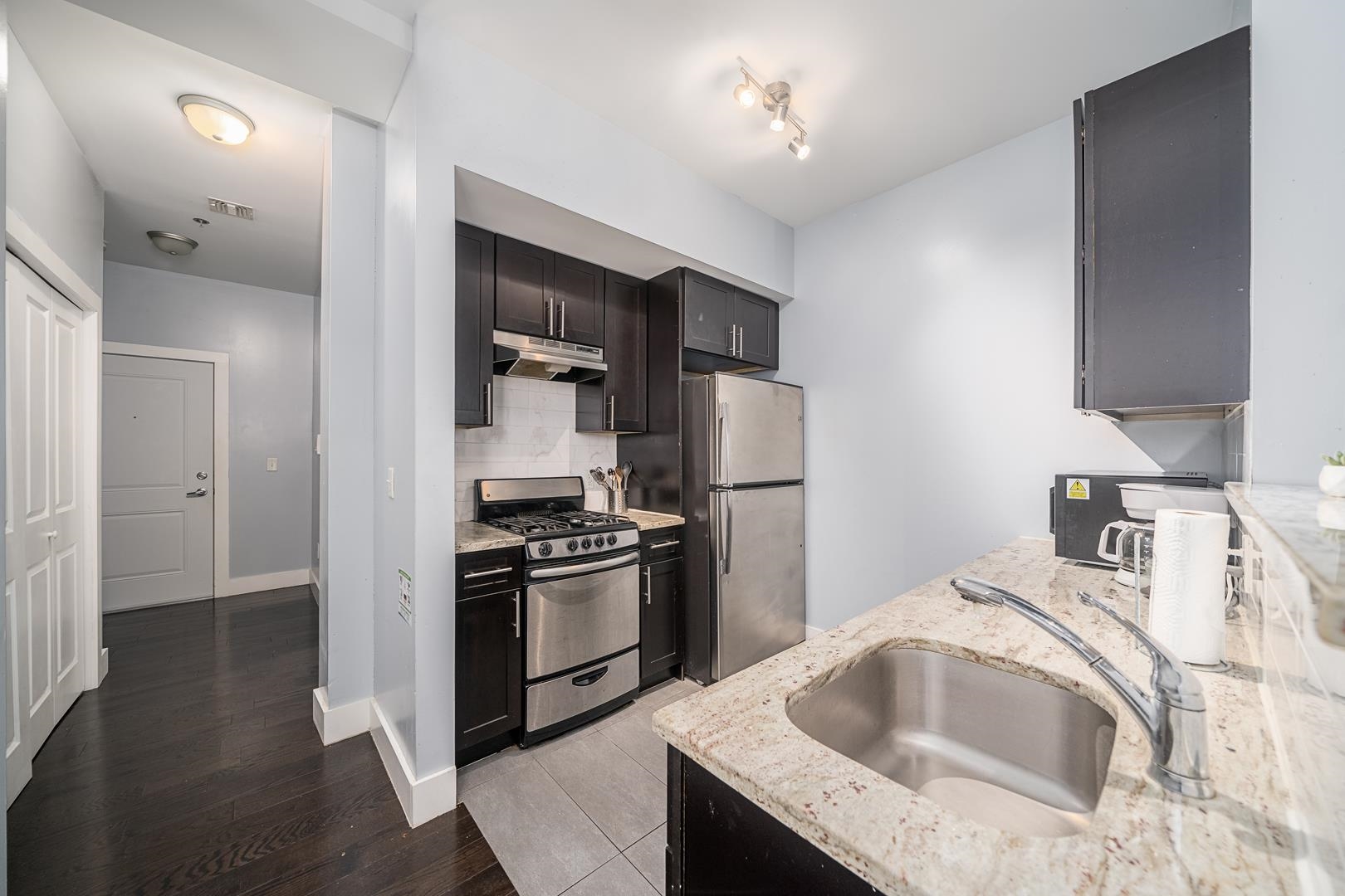 235 ORIENT AVE Unit: 6