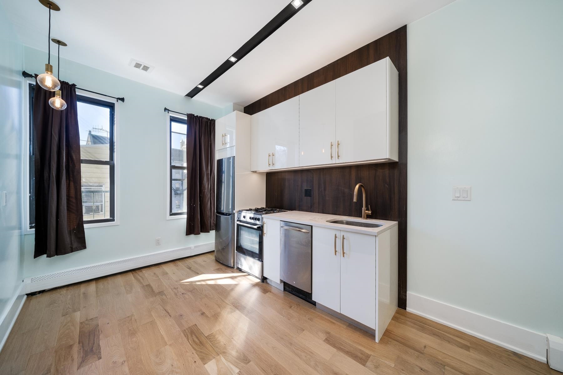 541 NEWARK AVE Unit: 3R