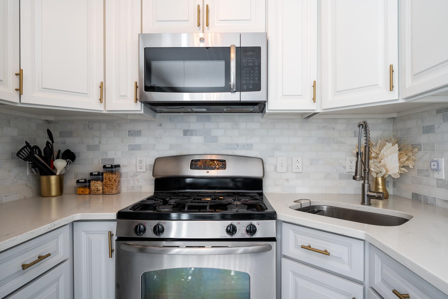60 LAFAYETTE ST Unit: 2