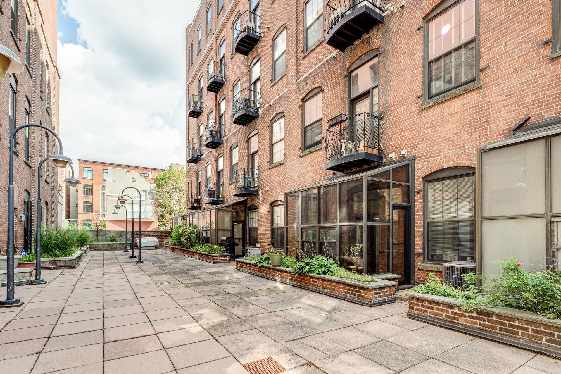 1015 GRAND ST Unit: 4G