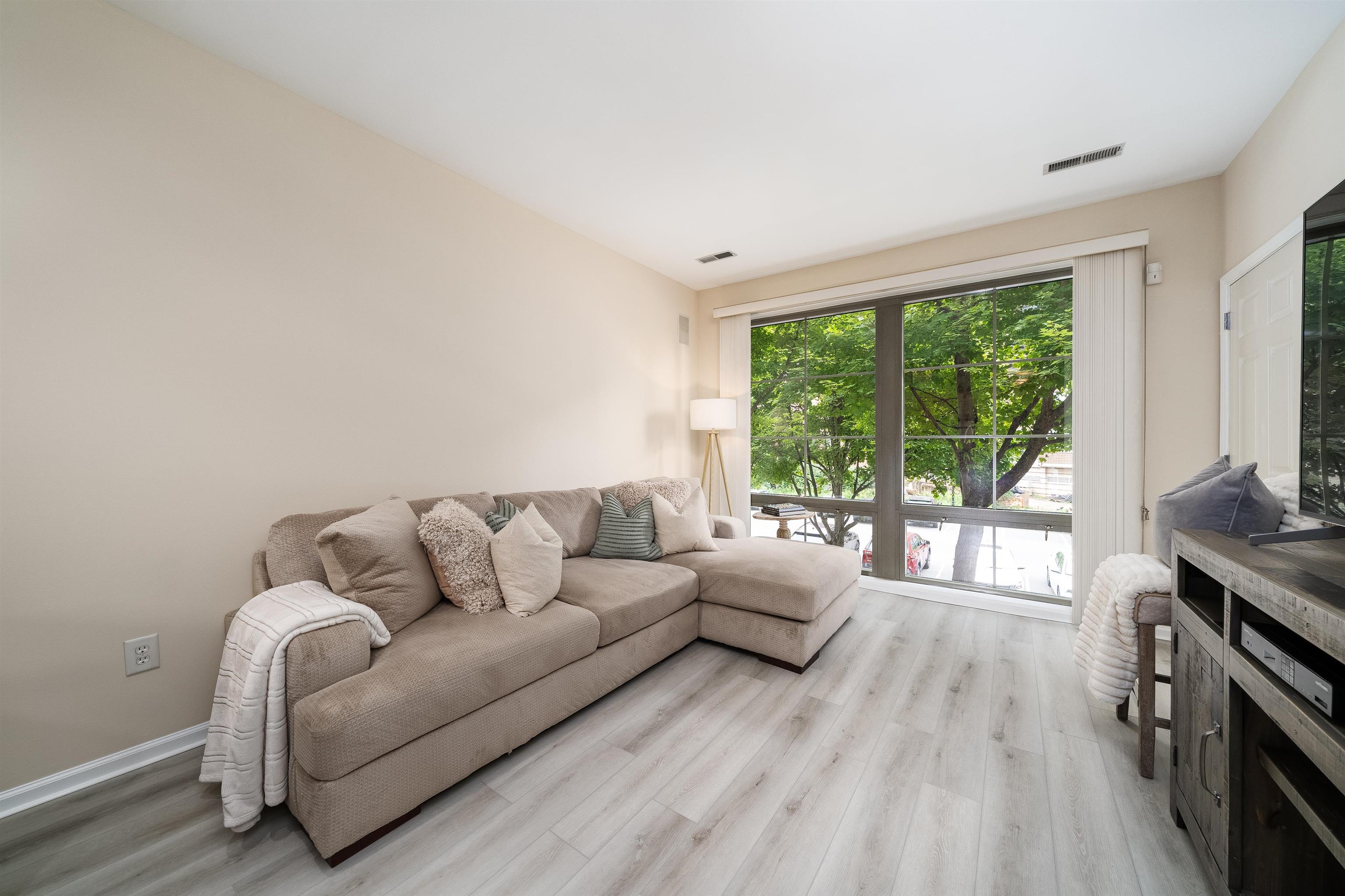 24 AVENUE AT PORT IMPERIAL Unit: 112