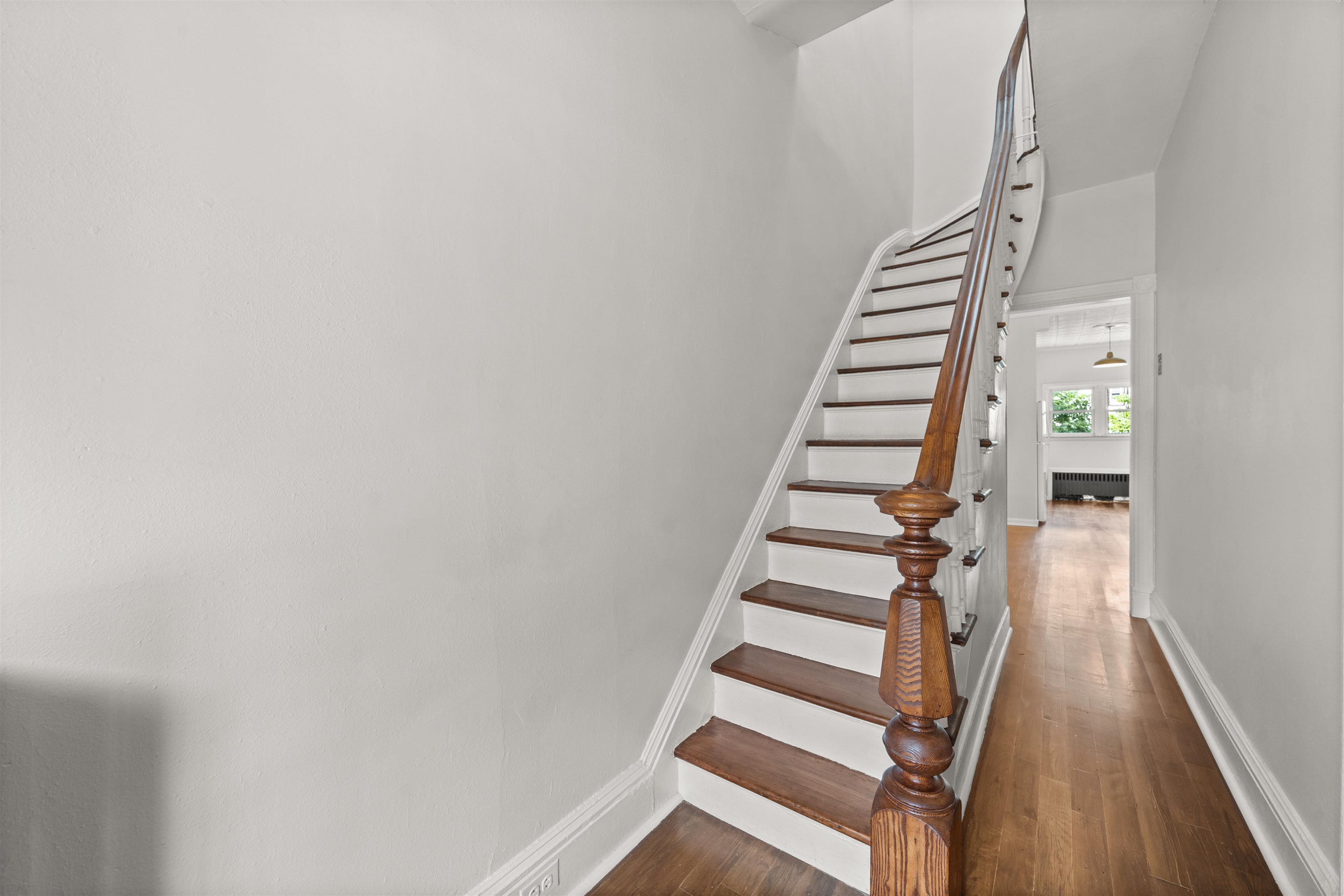 309 SUMMIT AVE