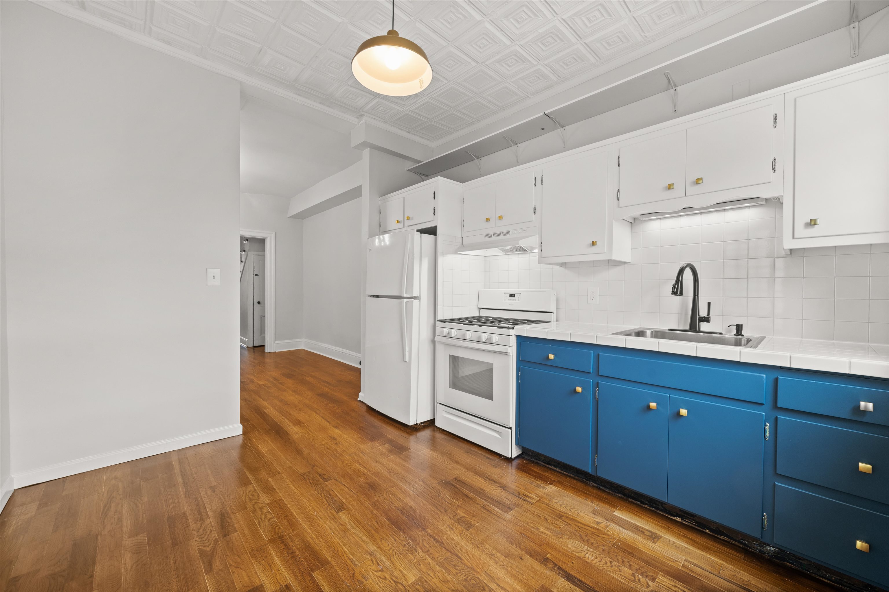 309 SUMMIT AVE