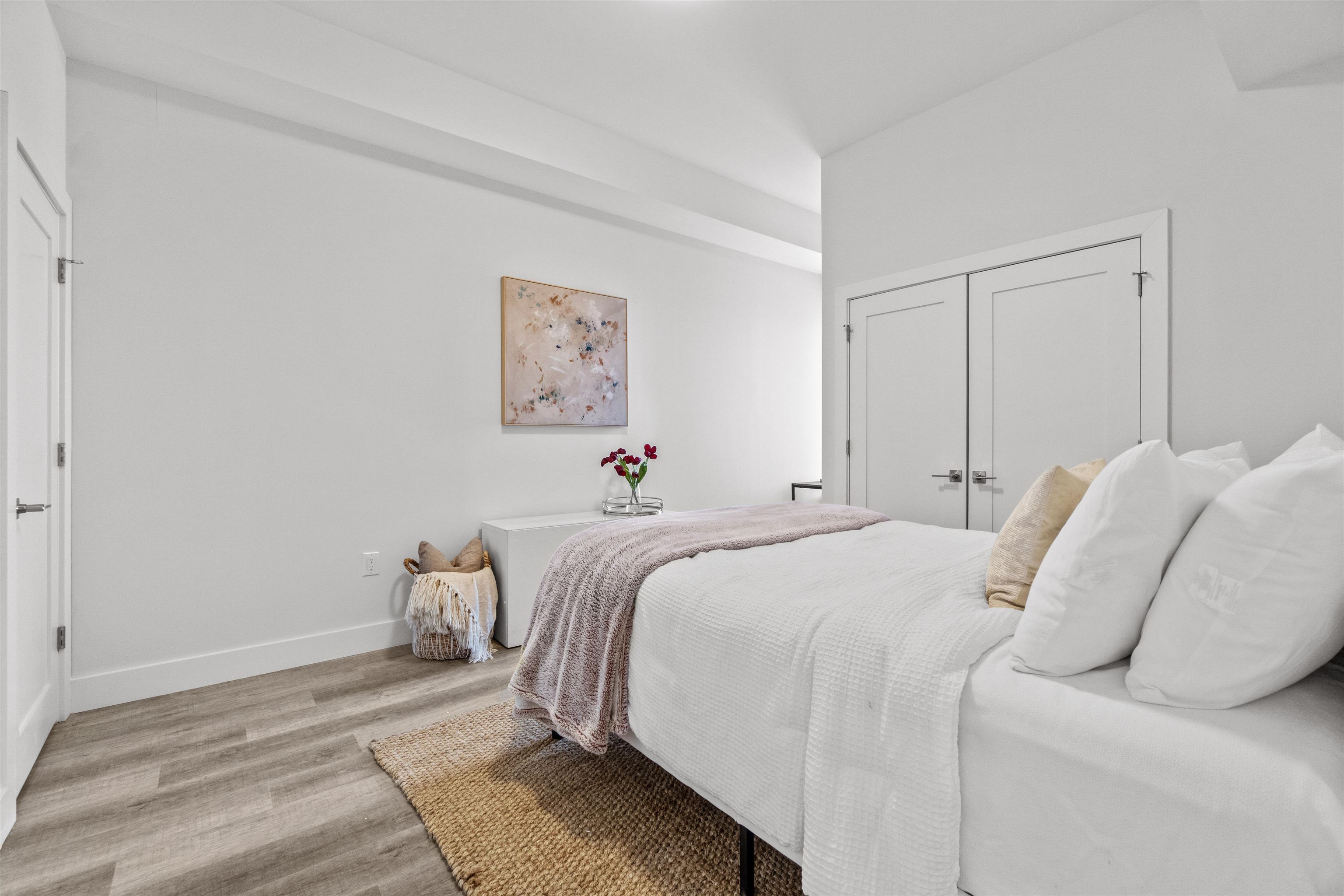 412 WHITON ST Unit: 404
