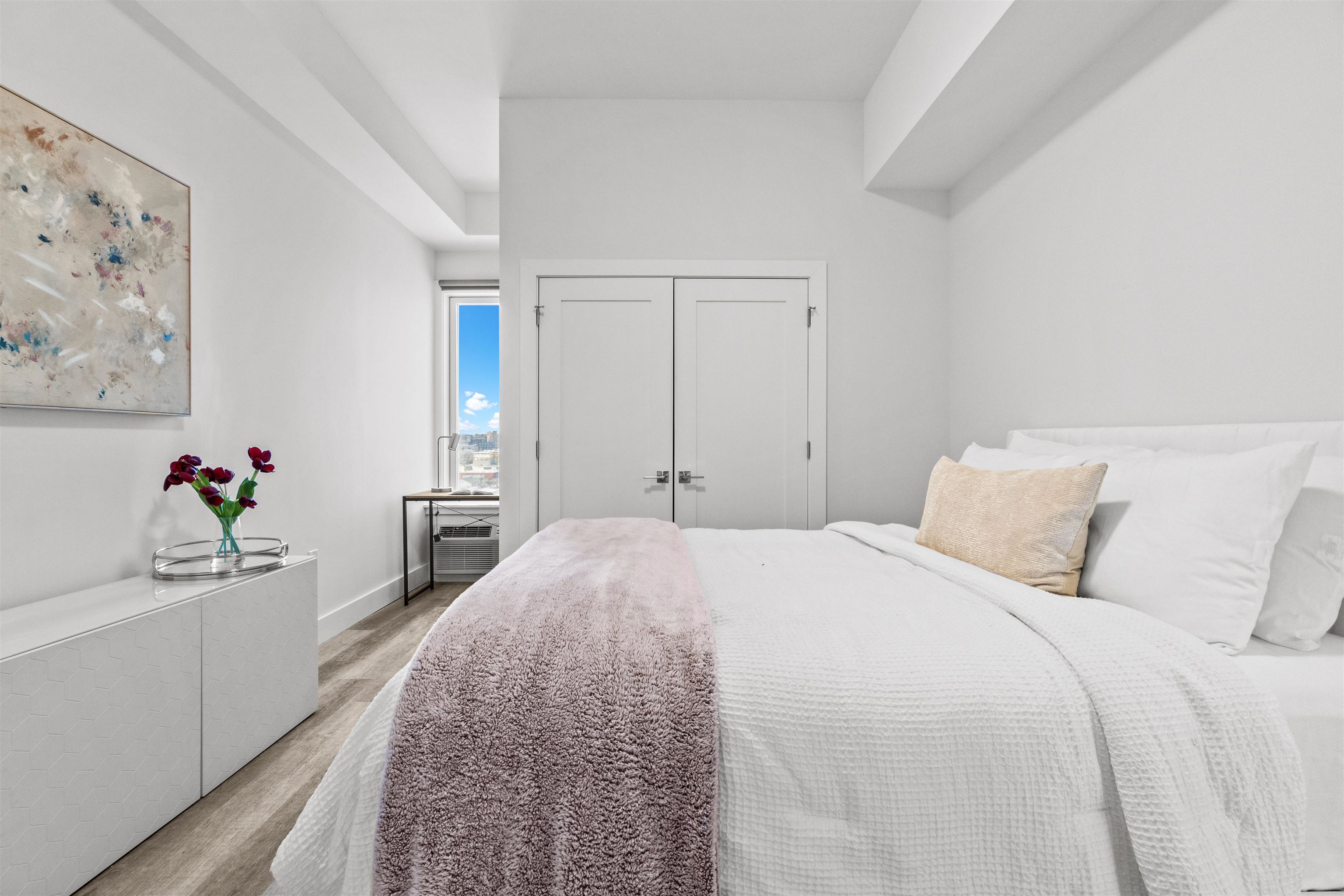 412 WHITON ST Unit: 404
