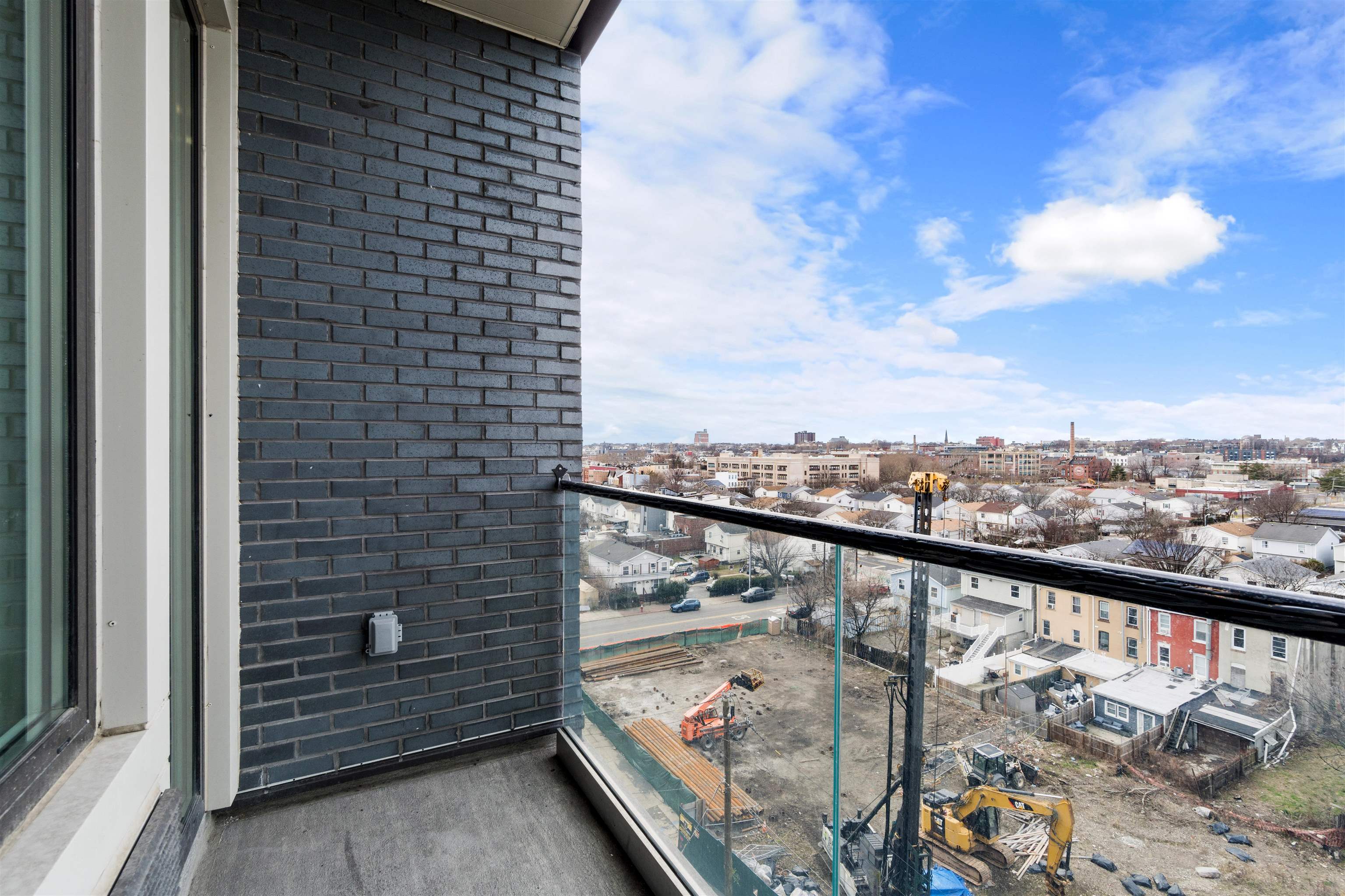412 WHITON ST Unit: 604