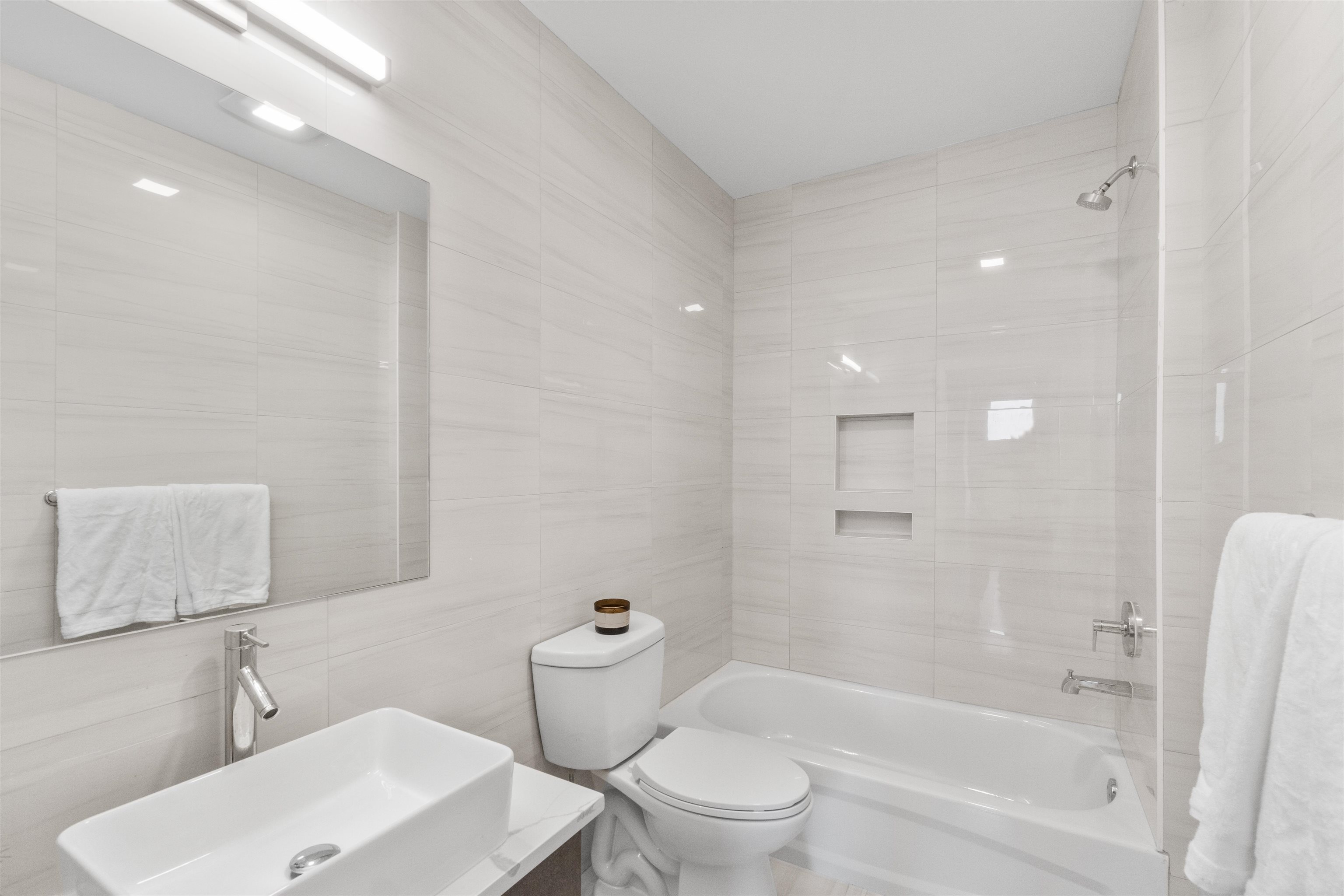 412 WHITON ST Unit: 604