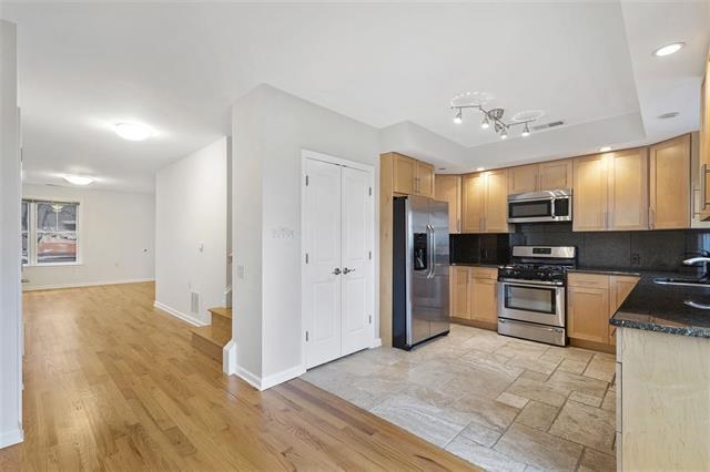 437-1 WHITON ST Unit: 1