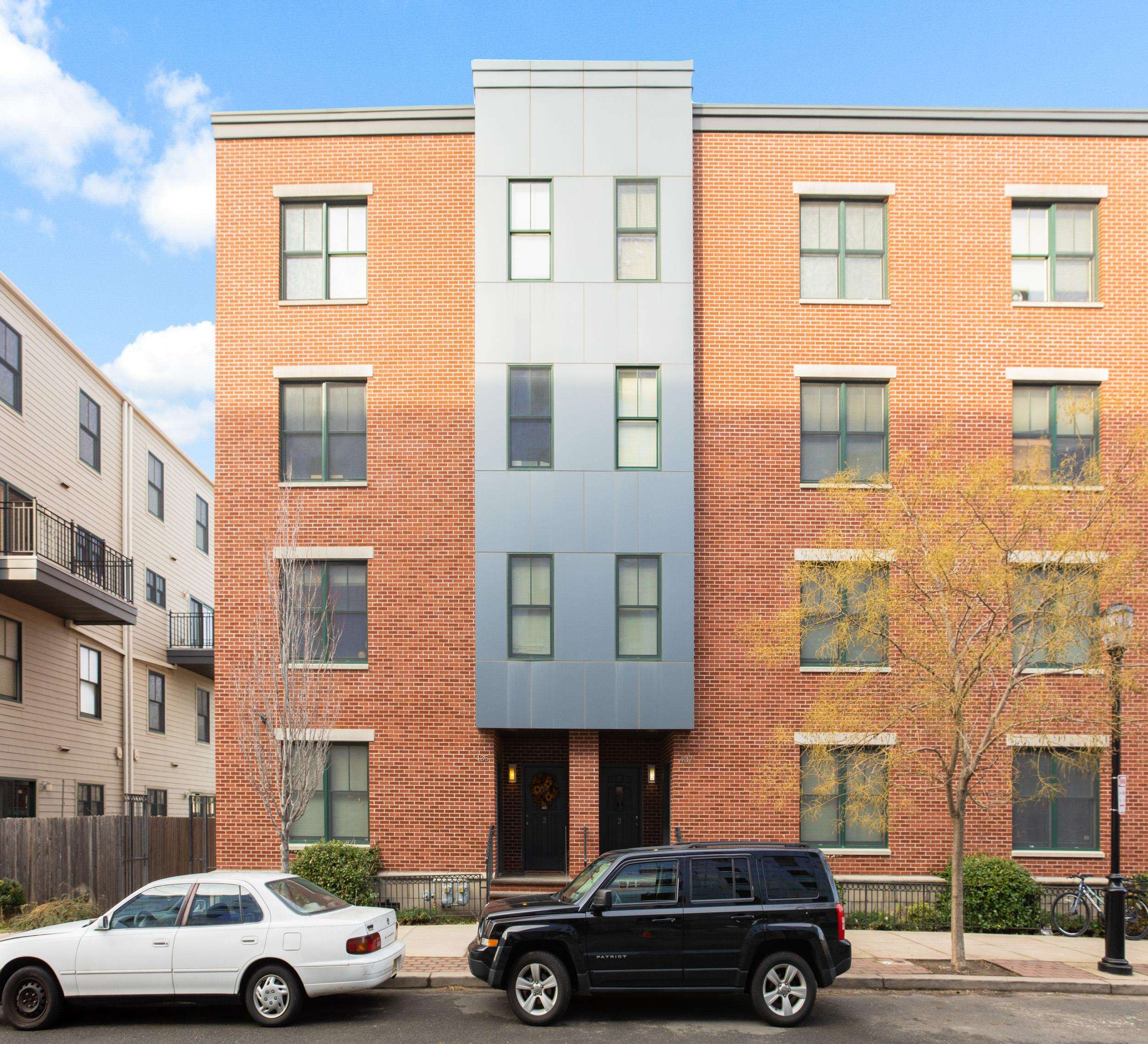 437-1 WHITON ST Unit: 1