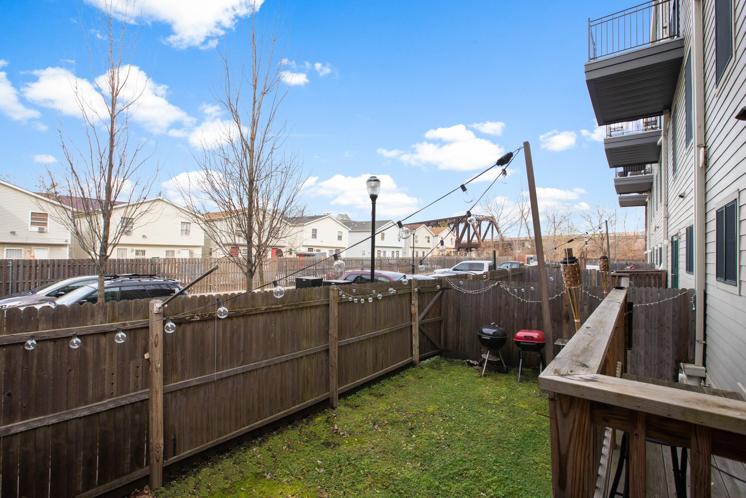 437-1 WHITON ST Unit: 1