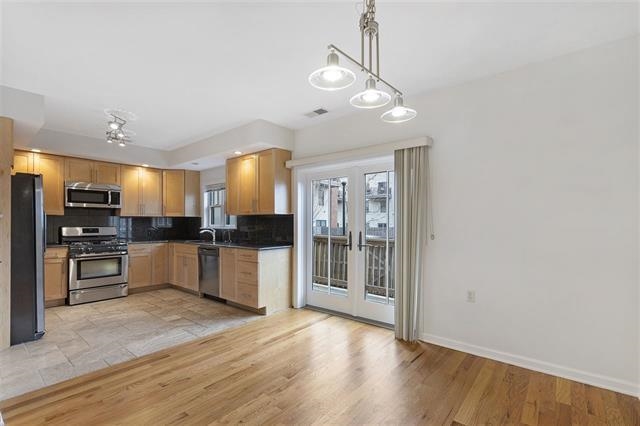 437-1 WHITON ST Unit: 1