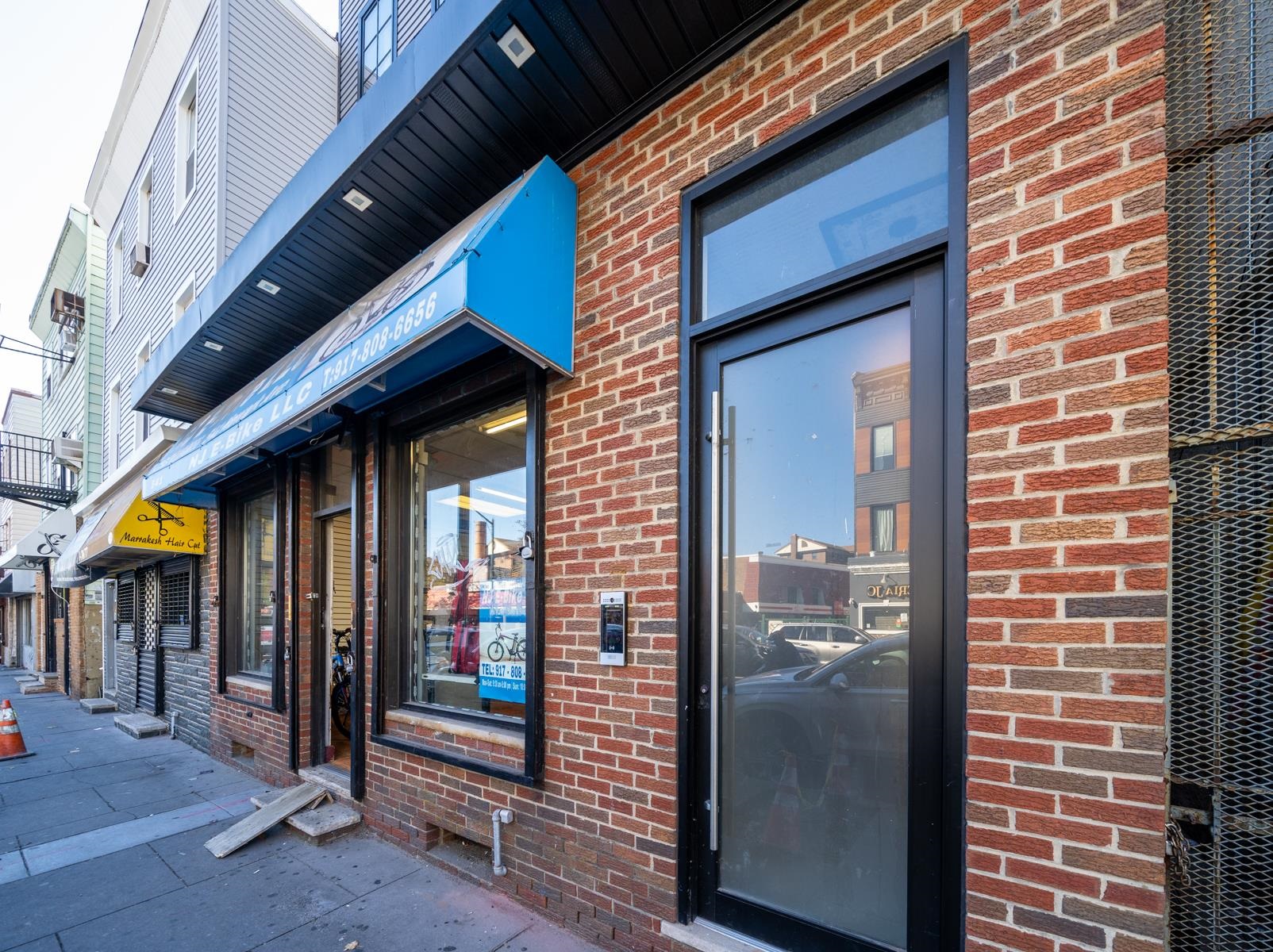 541 NEWARK AVE Unit: 2R