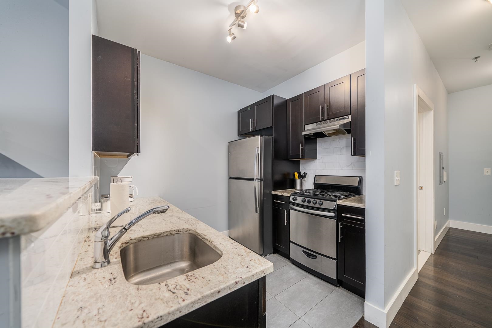 235 ORIENT AVE Unit: 8
