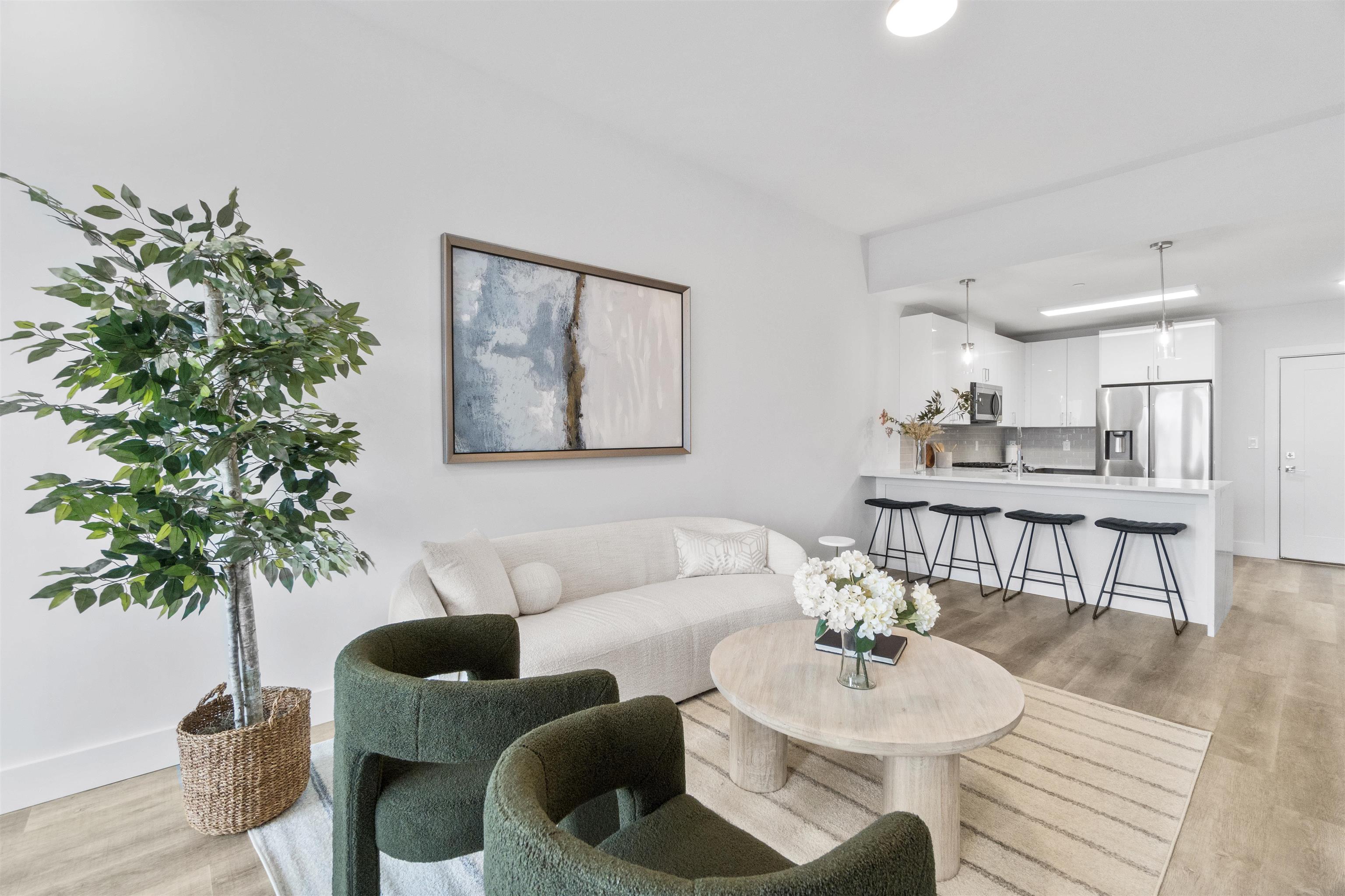 412 WHITON ST Unit: 304