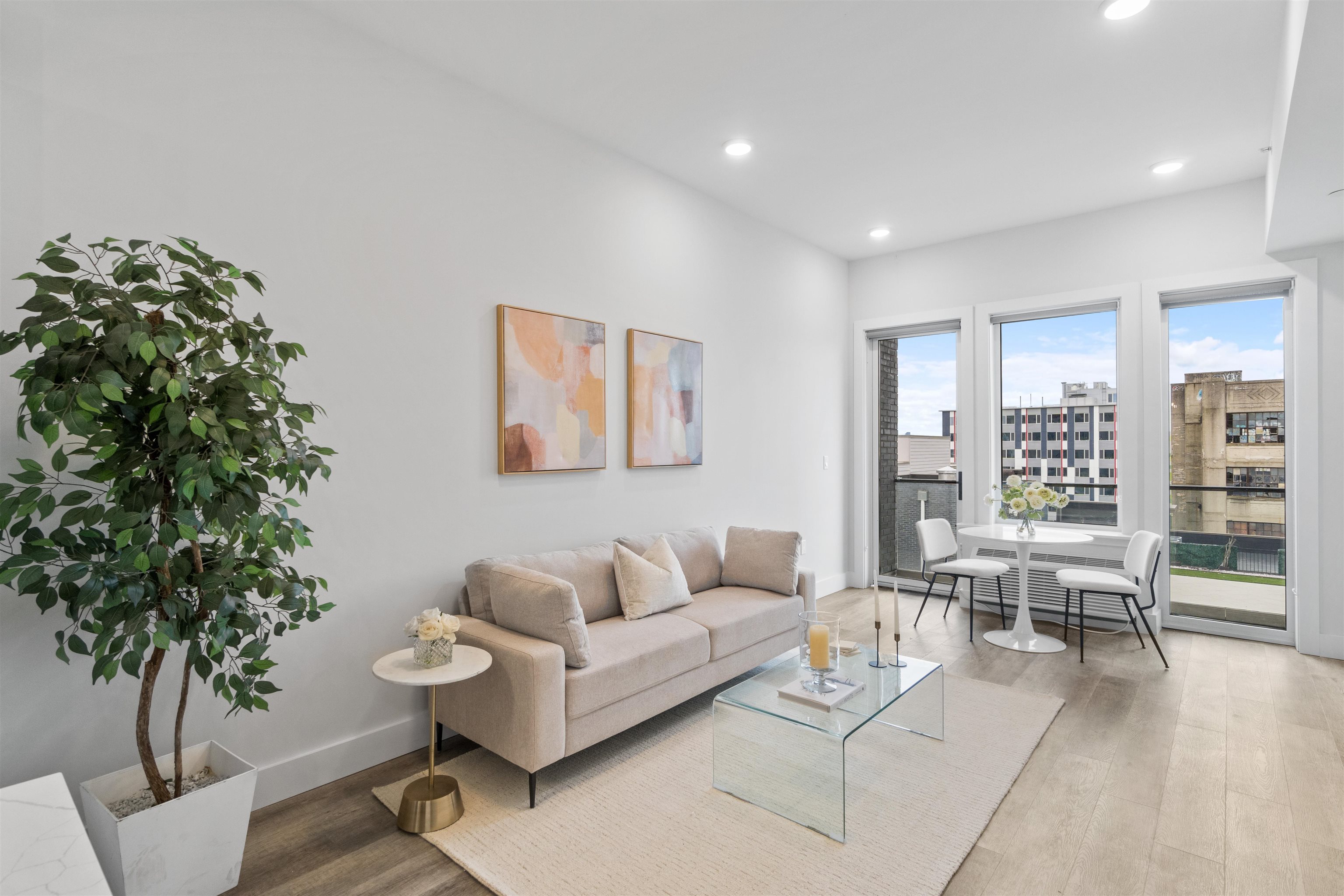 412 WHITON ST Unit: 307