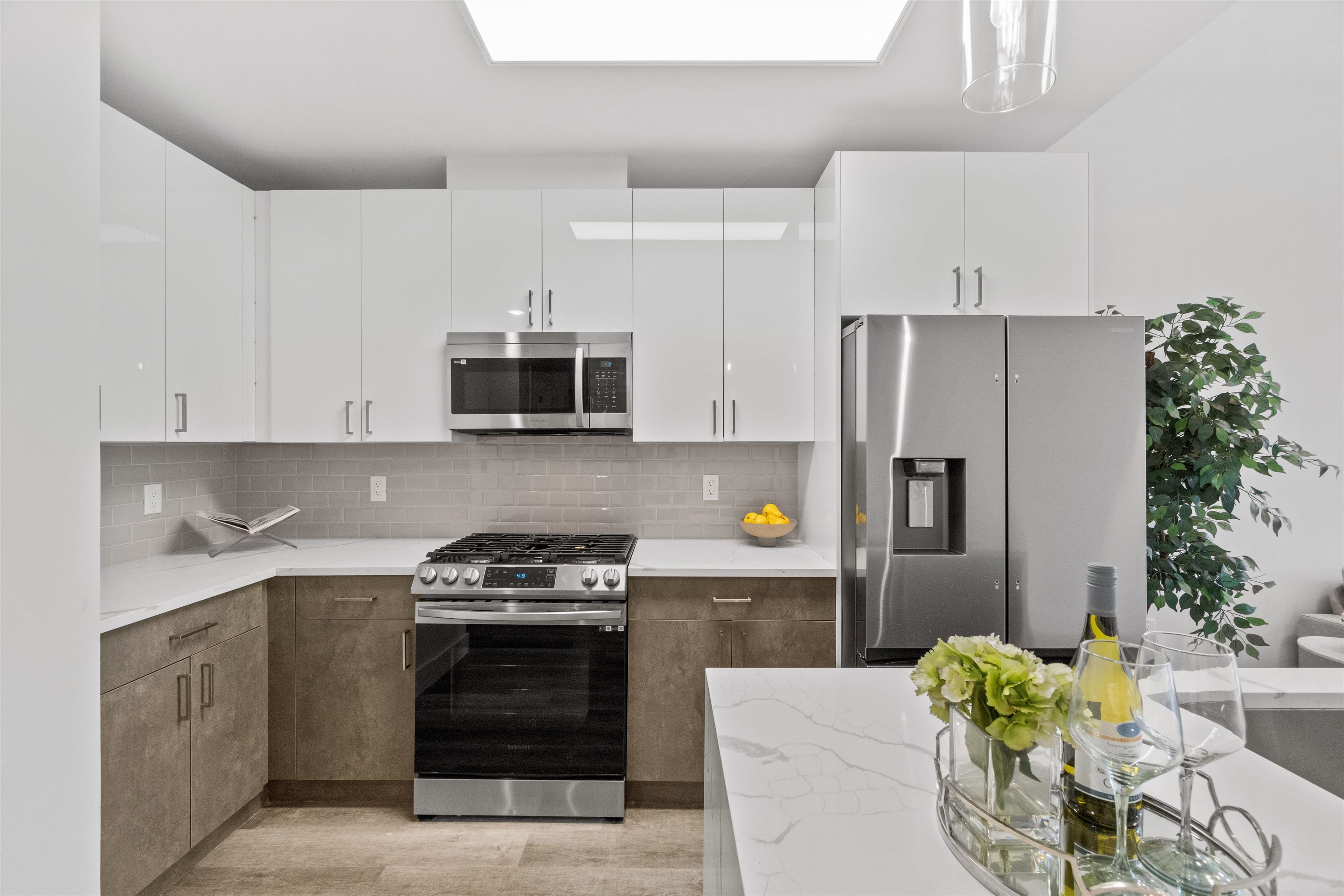412 WHITON ST Unit: 307