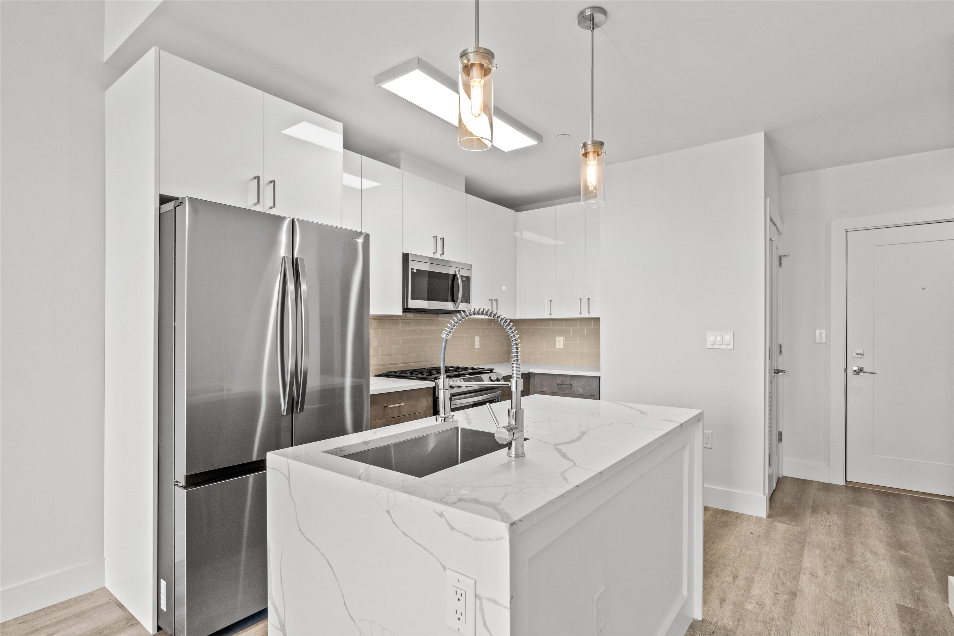 412 WHITON ST Unit: 307