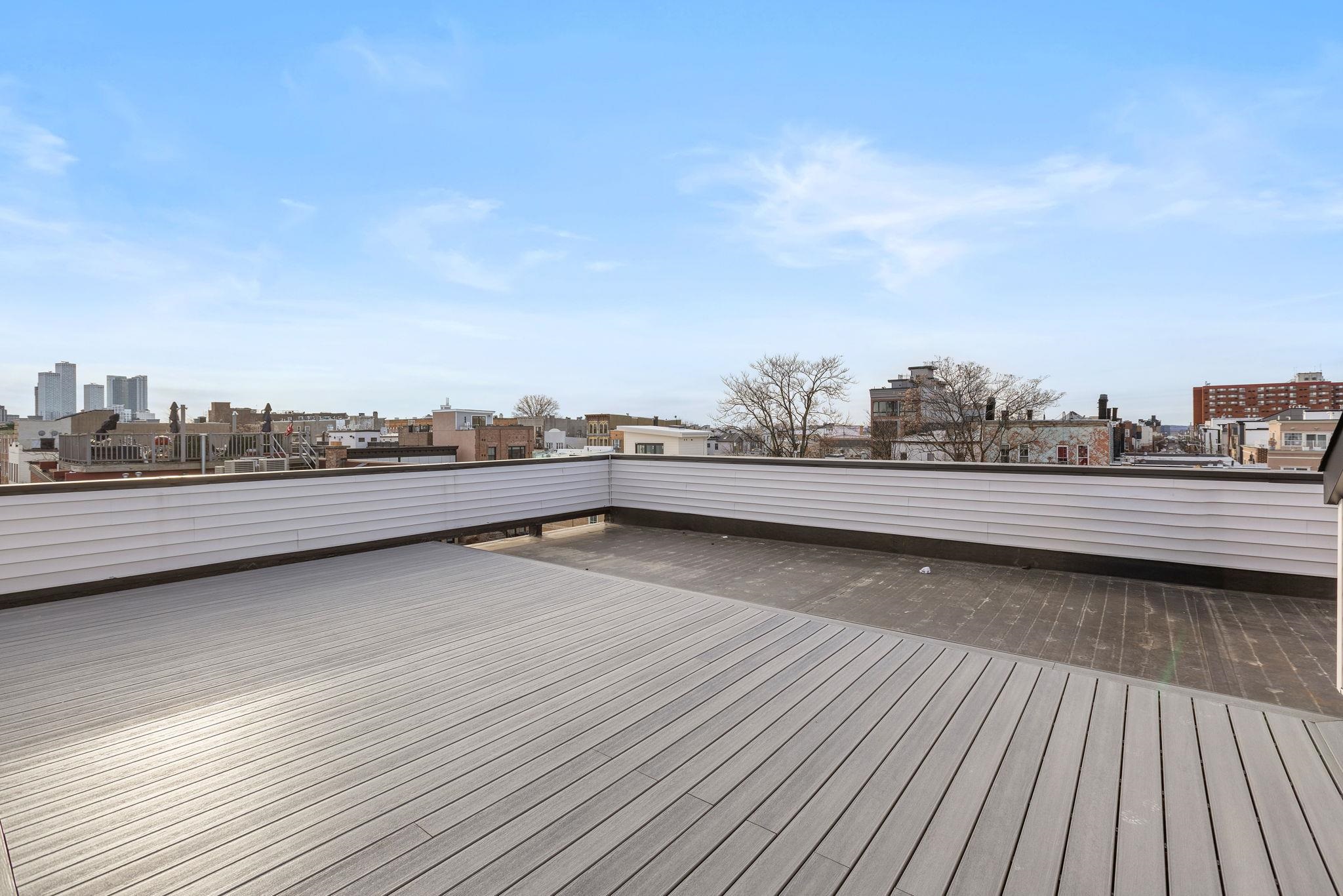 192 CAMBRIDGE AVE Unit: 4