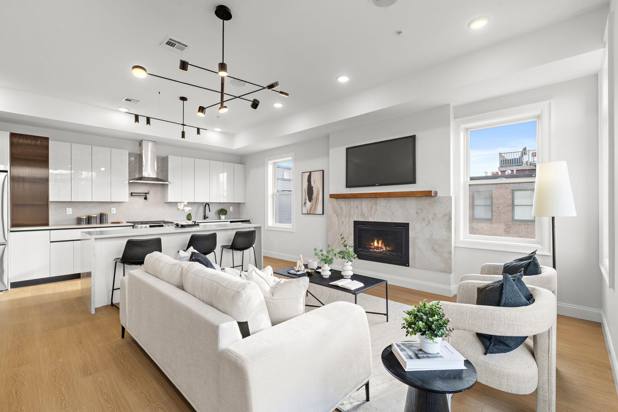 192 CAMBRIDGE AVE Unit: 4
