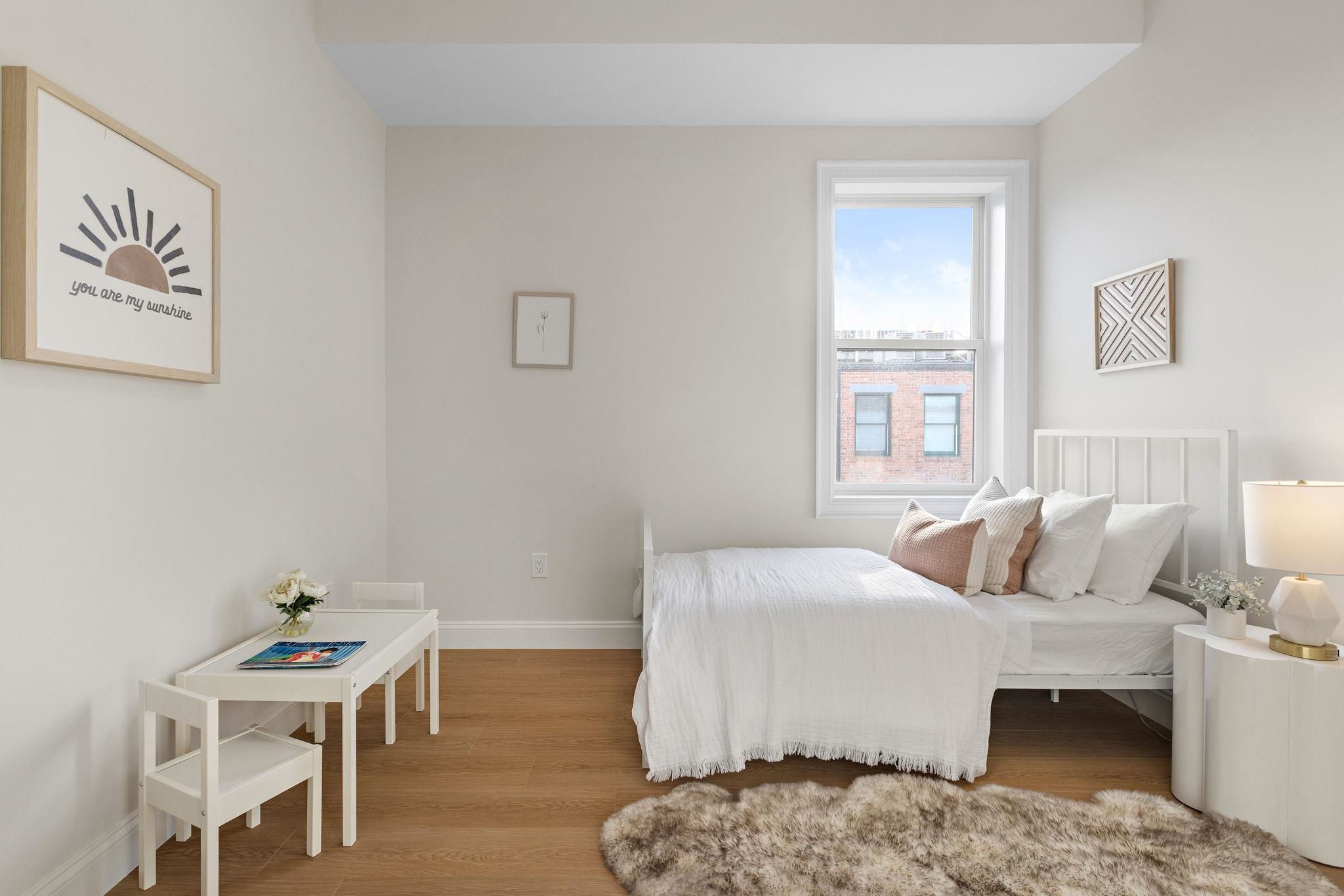 192 CAMBRIDGE AVE Unit: 4