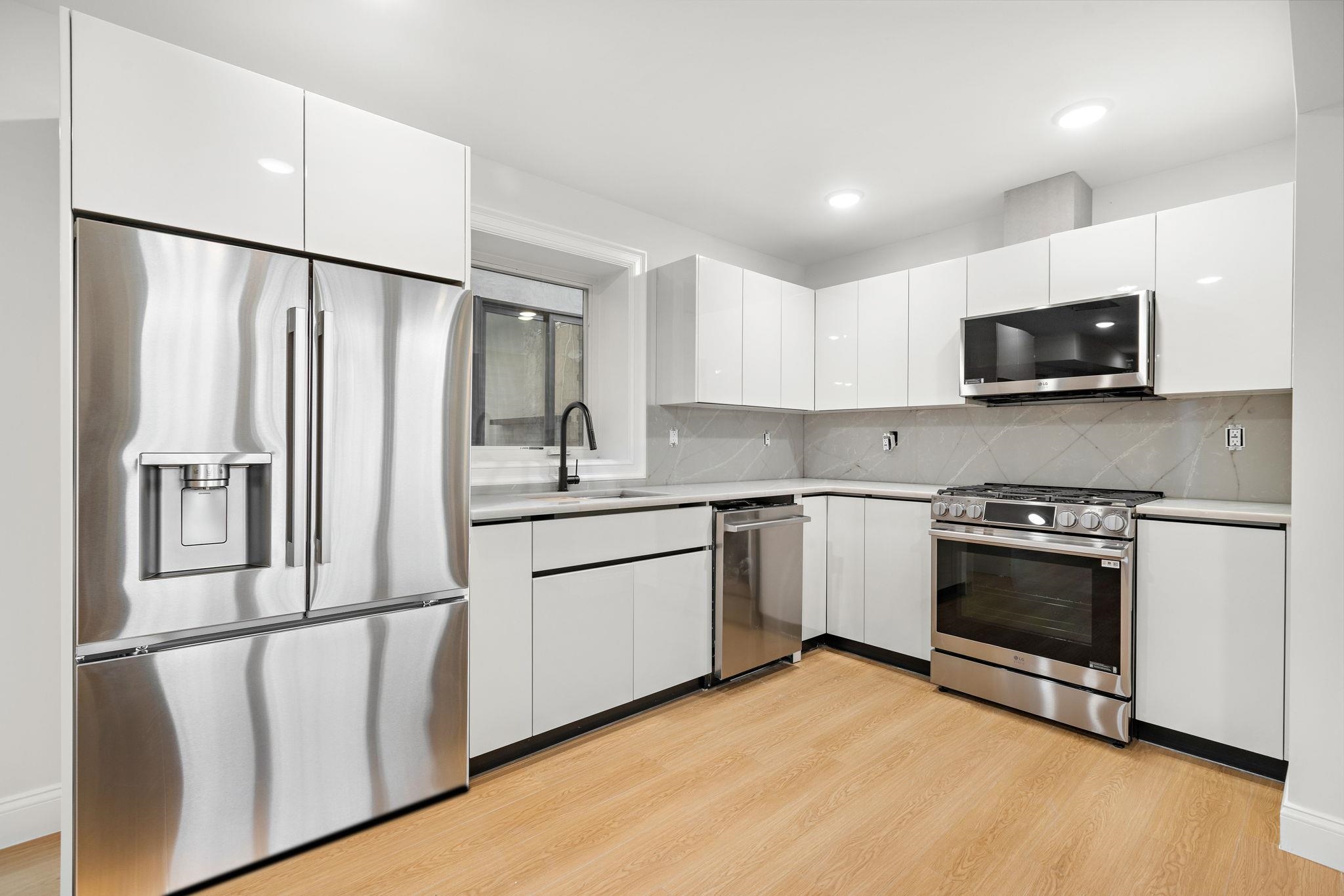 192 CAMBRIDGE AVE Unit: 5