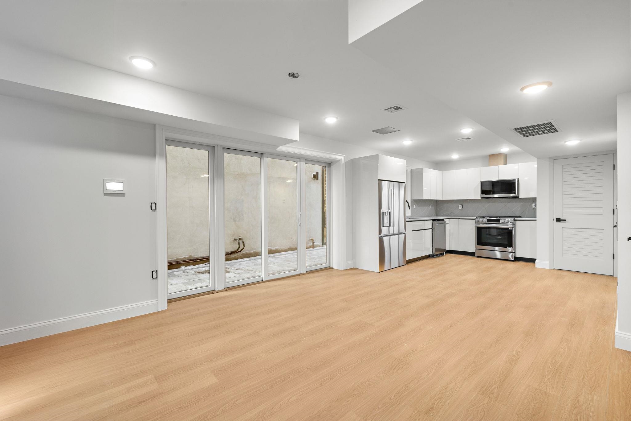 192 CAMBRIDGE AVE Unit: 5