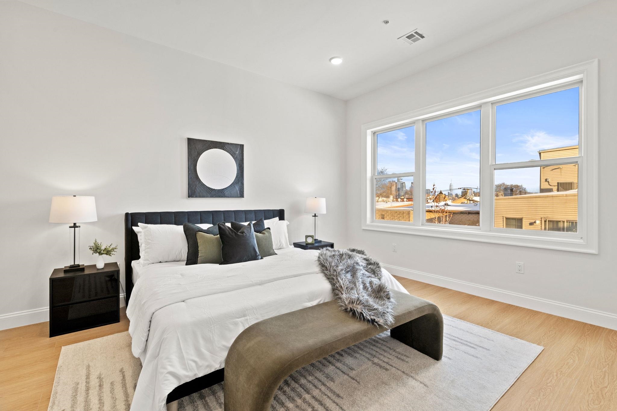 192 CAMBRIDGE AVE Unit: 3