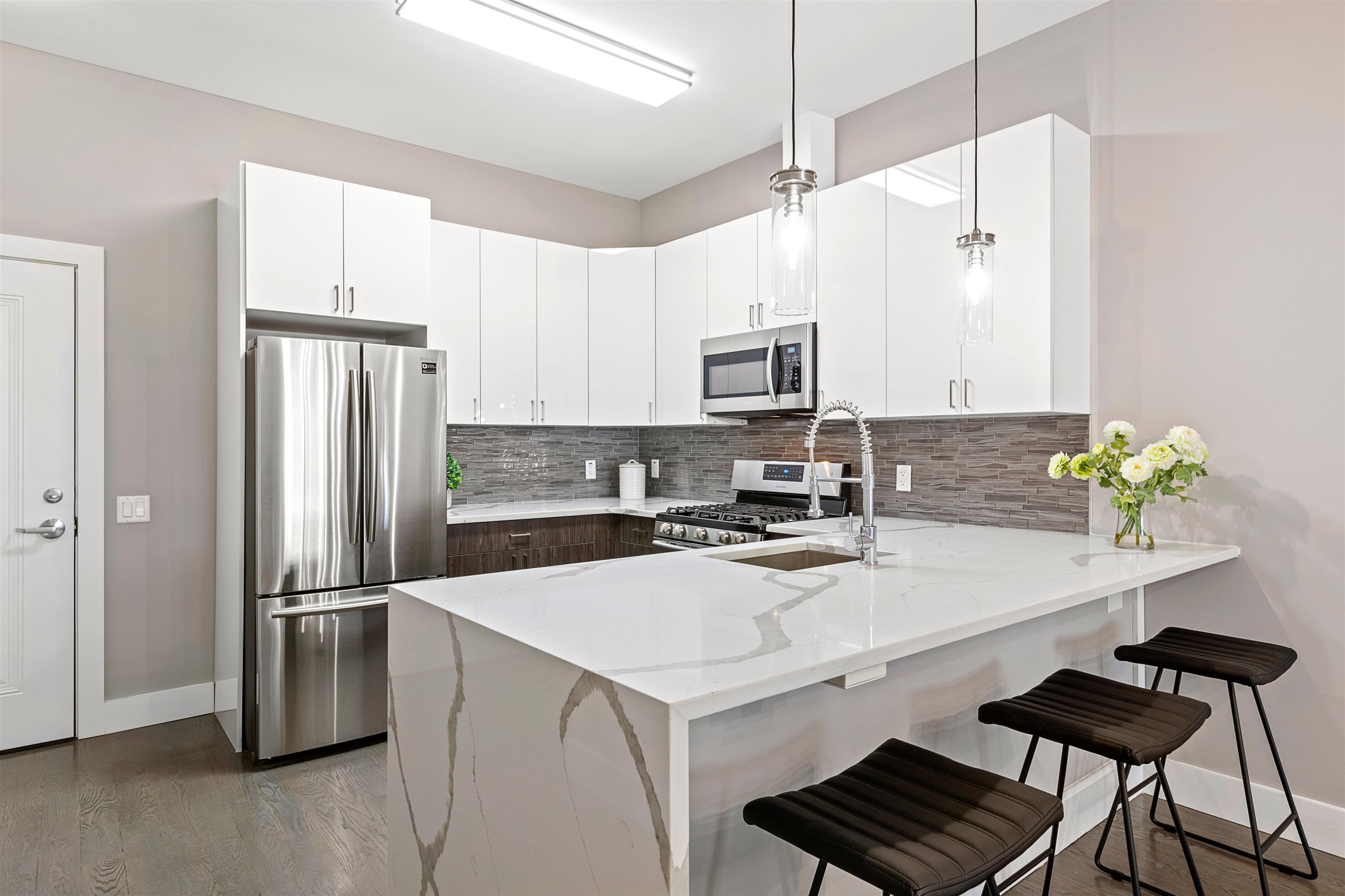 313 PINE ST Unit: 305