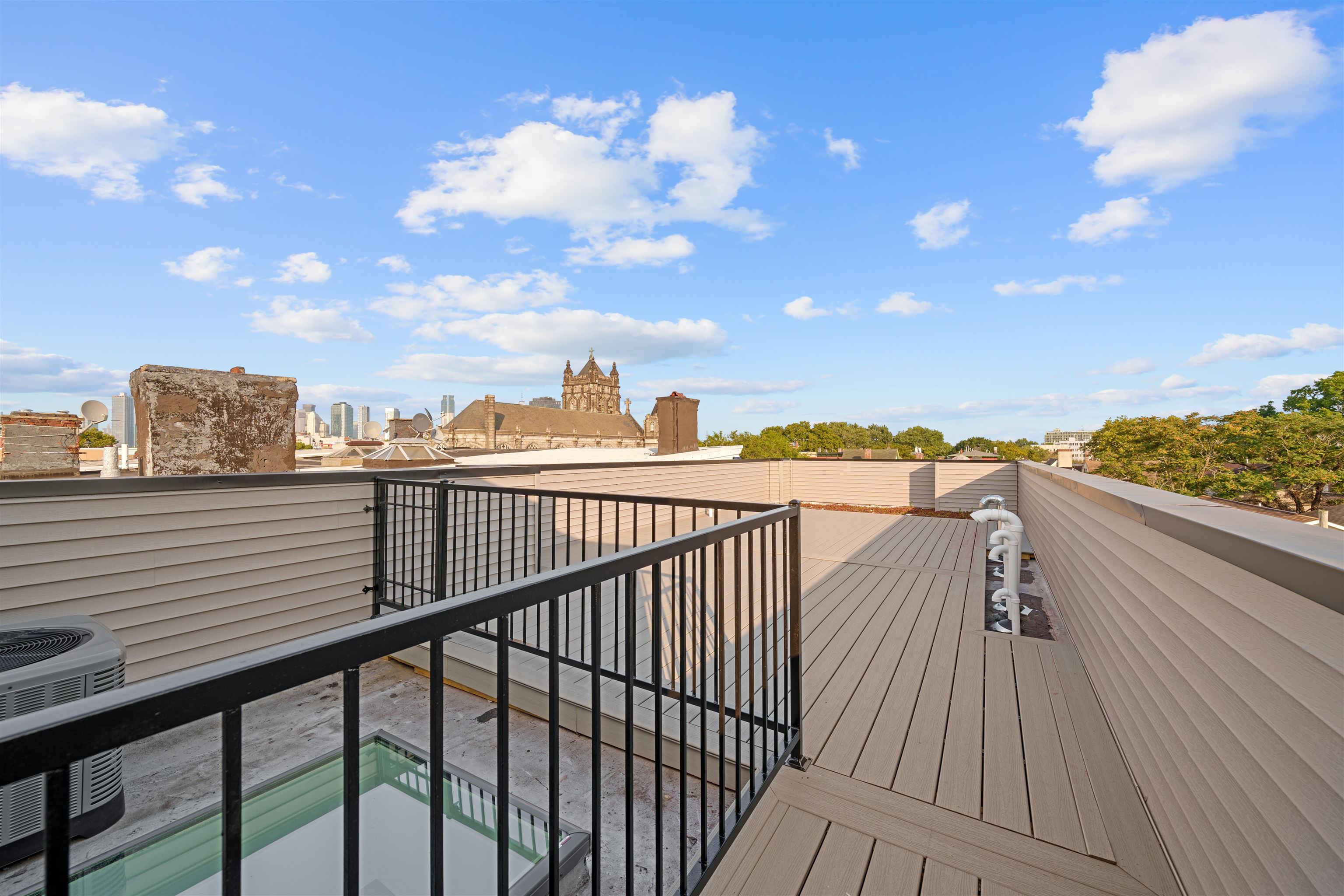 249.5 HALLADAY ST Unit: 2