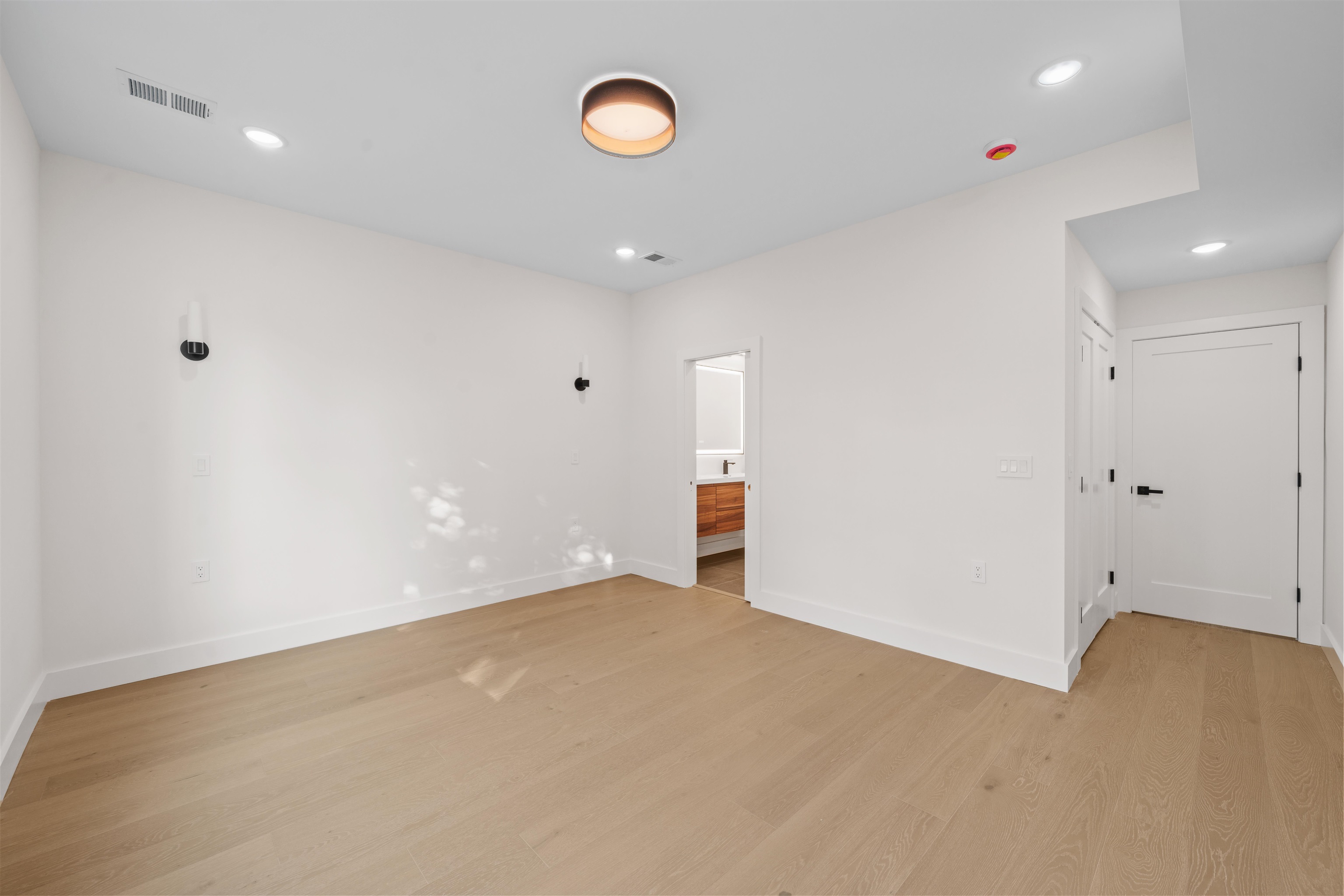 249.5 HALLADAY ST Unit: 2
