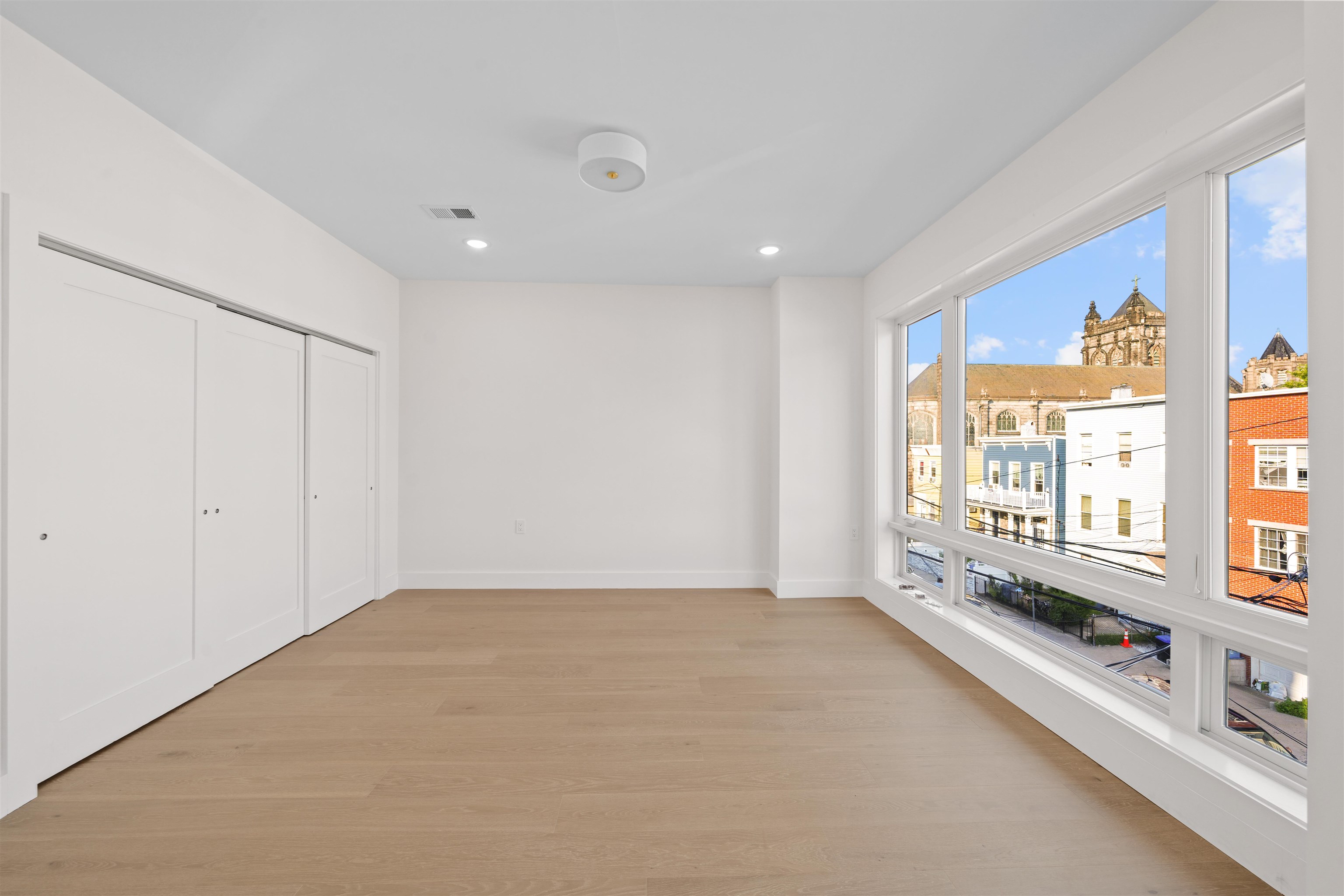 249.5 HALLADAY ST Unit: 2