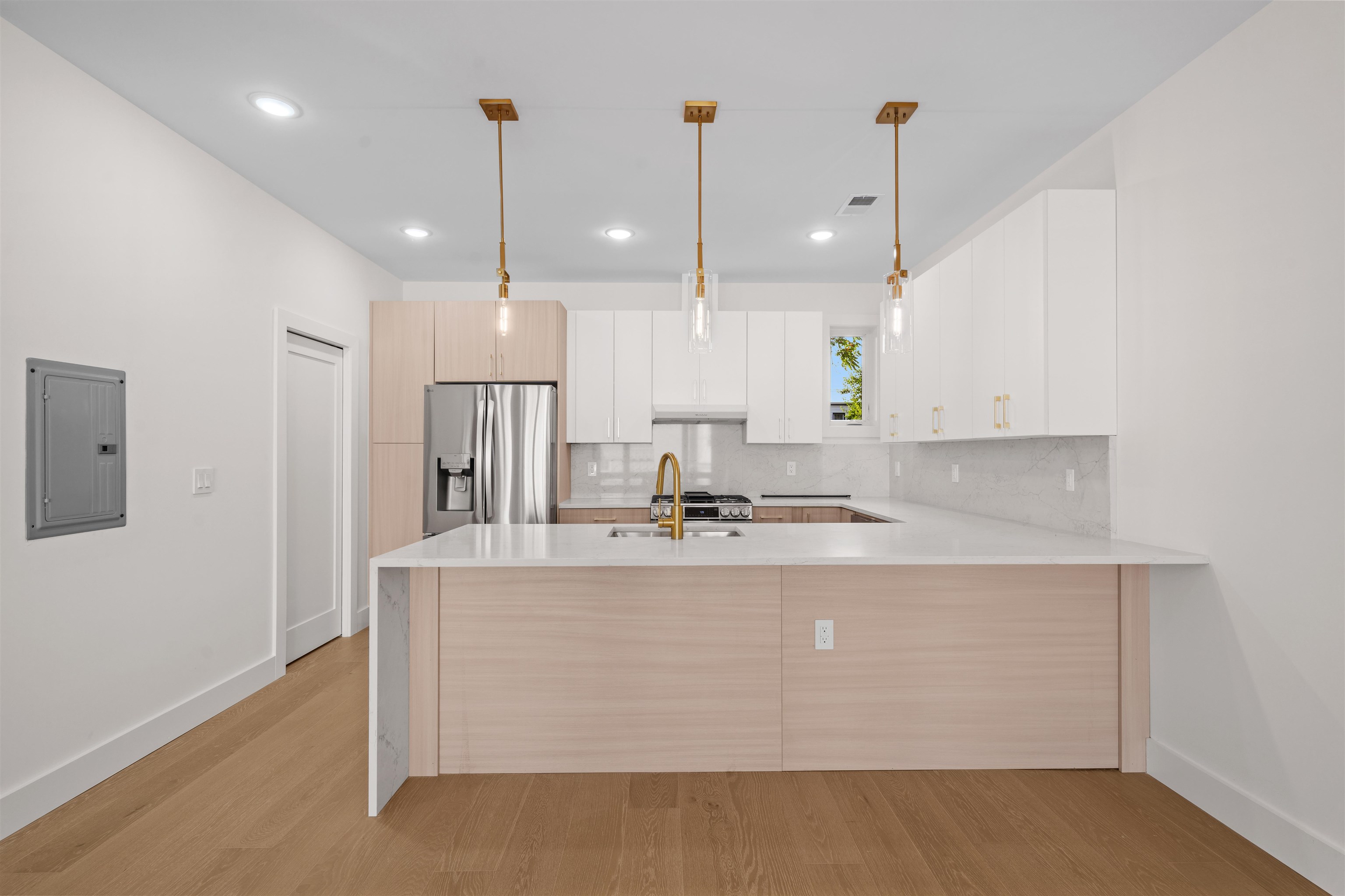 249.5 HALLADAY ST Unit: 2