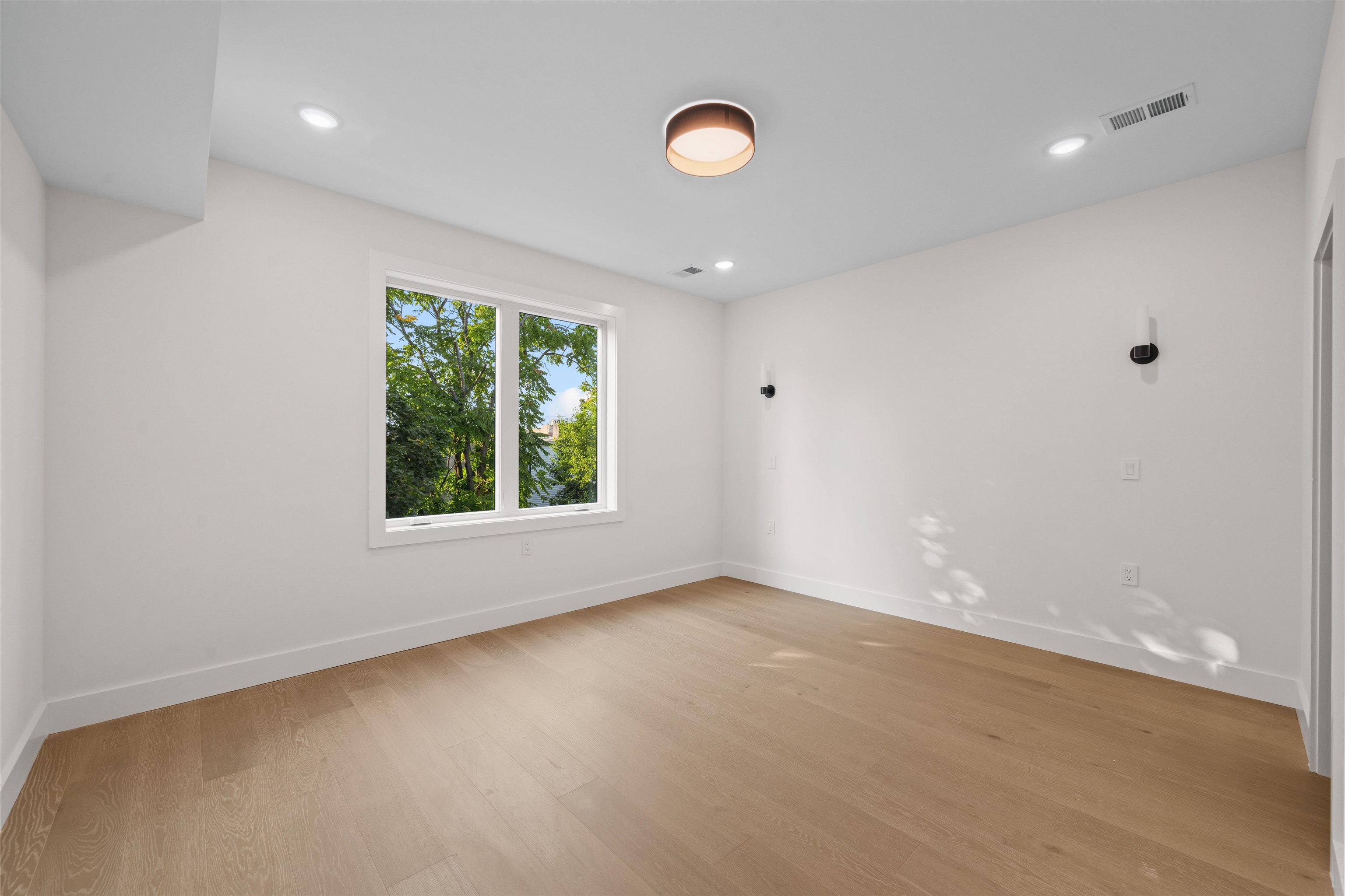 249.5 HALLADAY ST Unit: 2