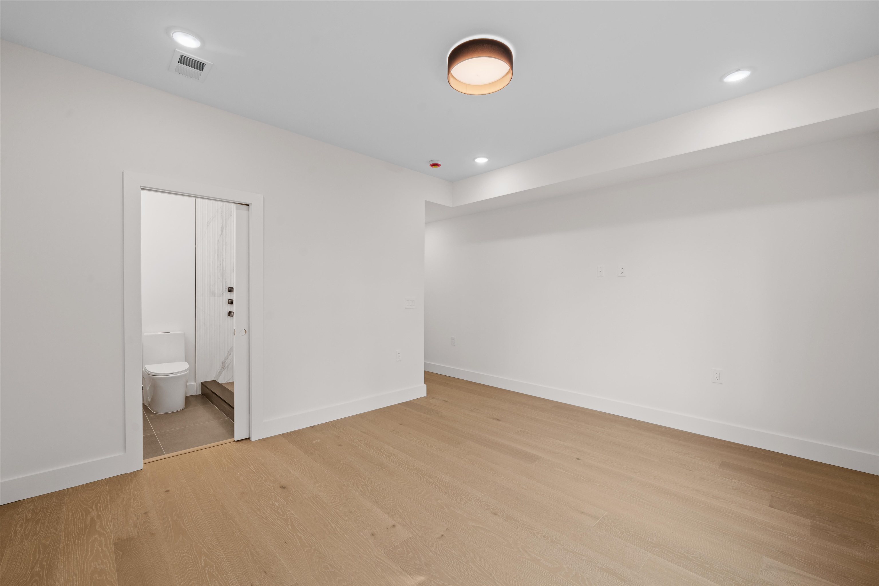 249.5 HALLADAY ST Unit: 2