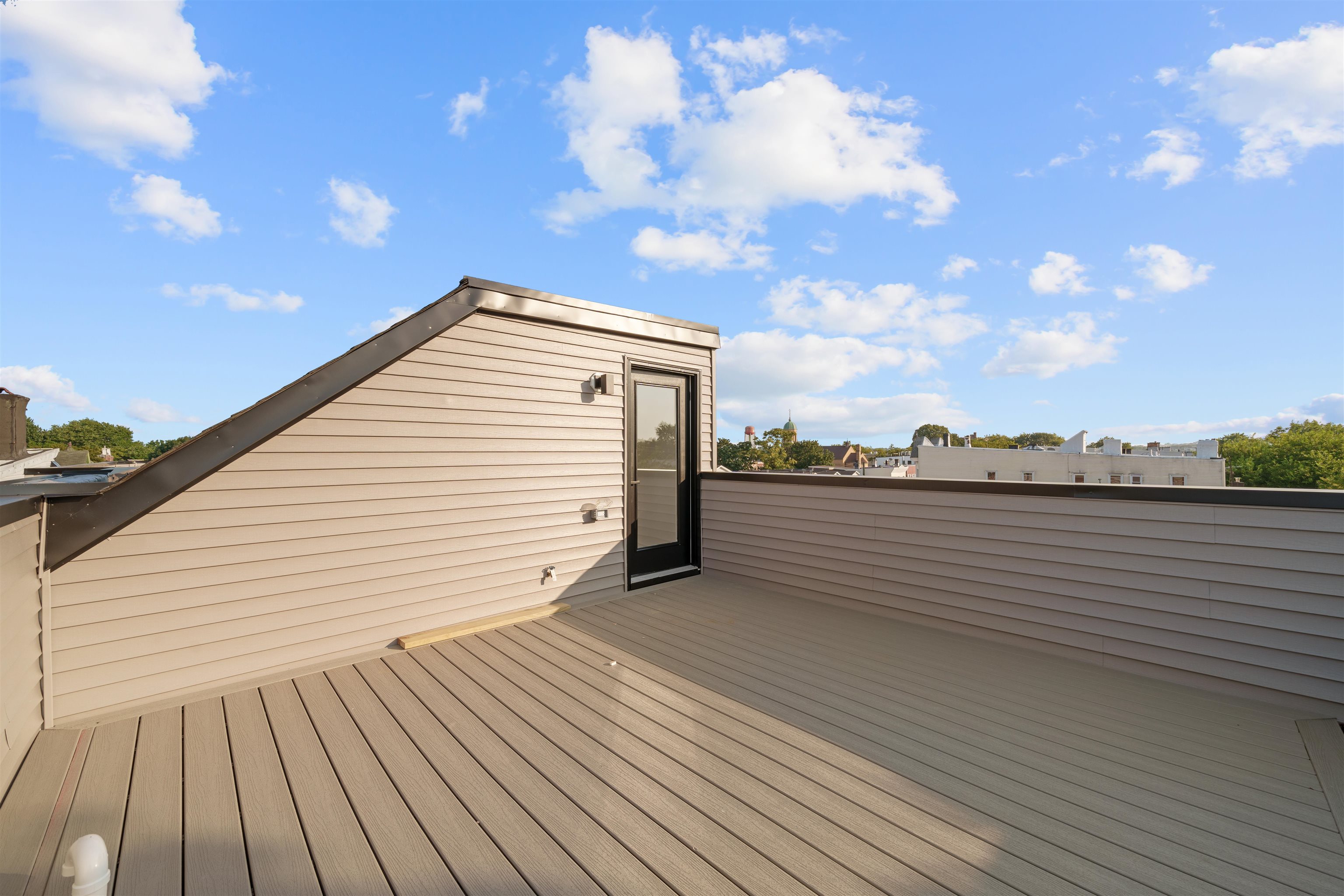 249.5 HALLADAY ST Unit: 2