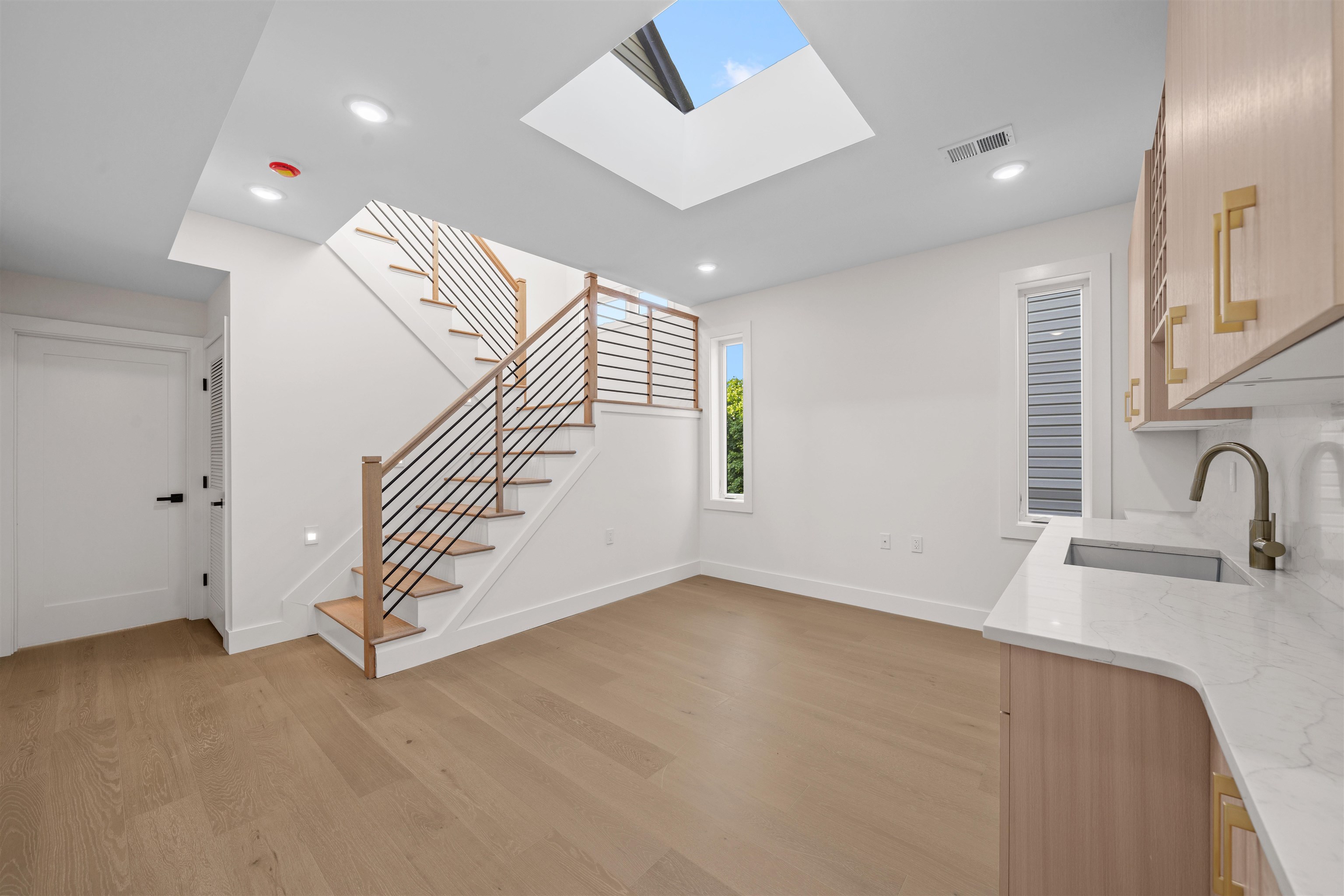 249.5 HALLADAY ST Unit: 2