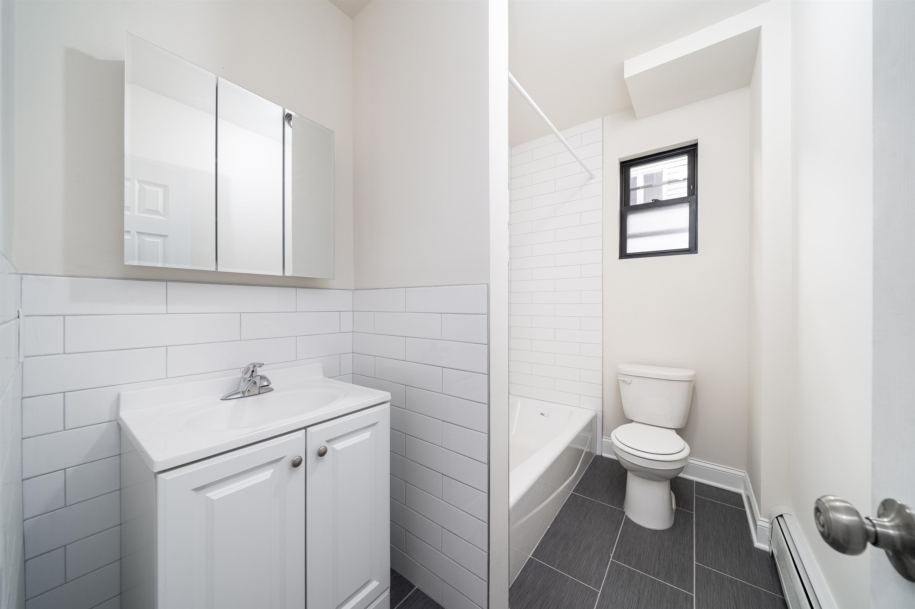 119 TERRACE AVE Unit: 2