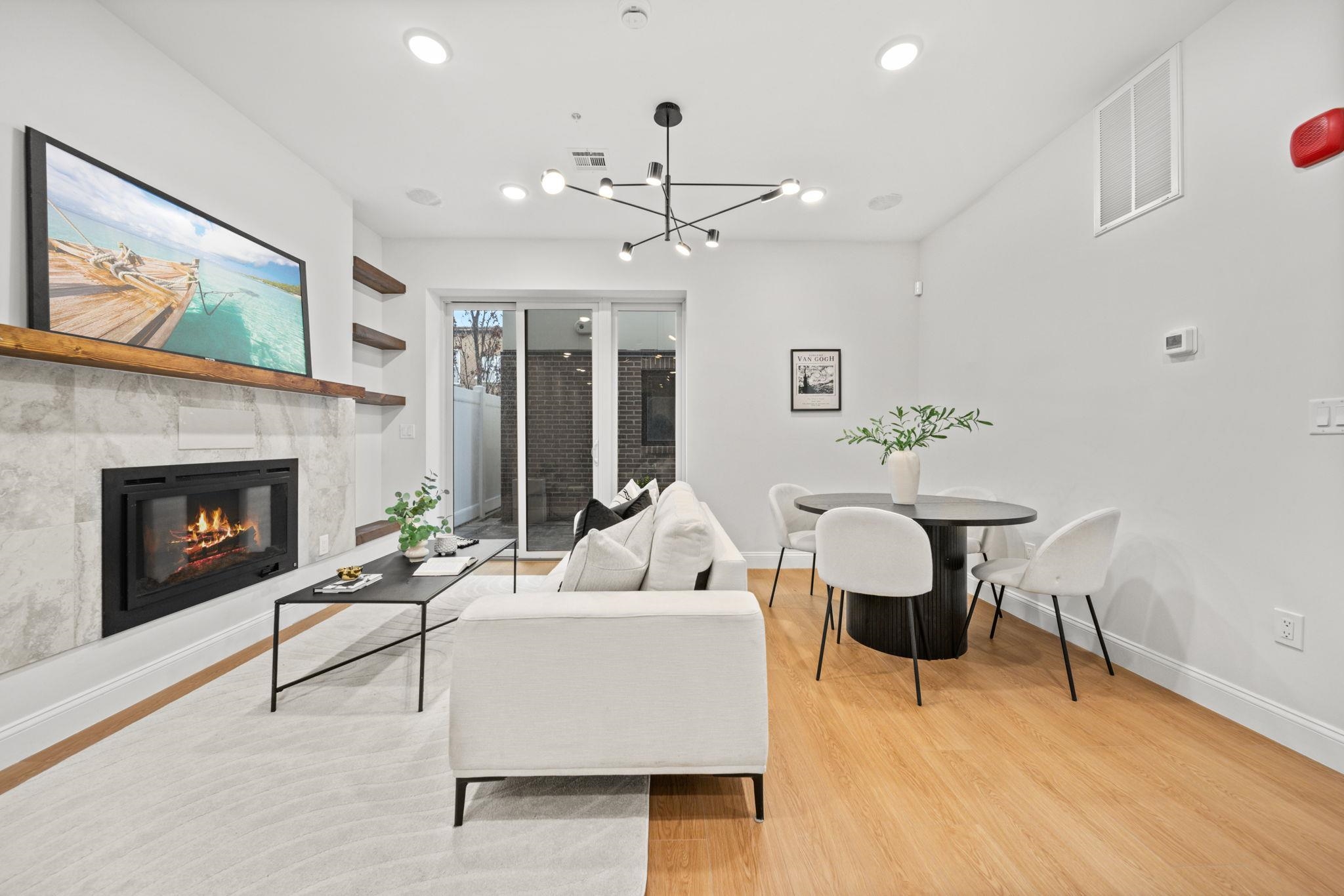 192 CAMBRIDGE AVE Unit: 1