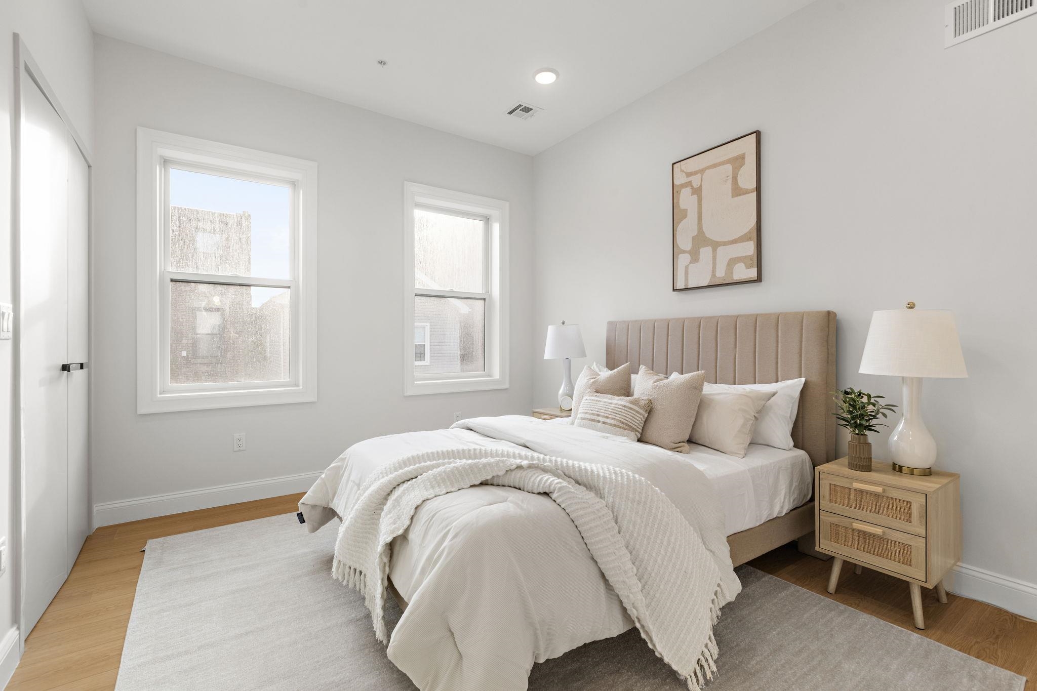 192 CAMBRIDGE AVE Unit: 2